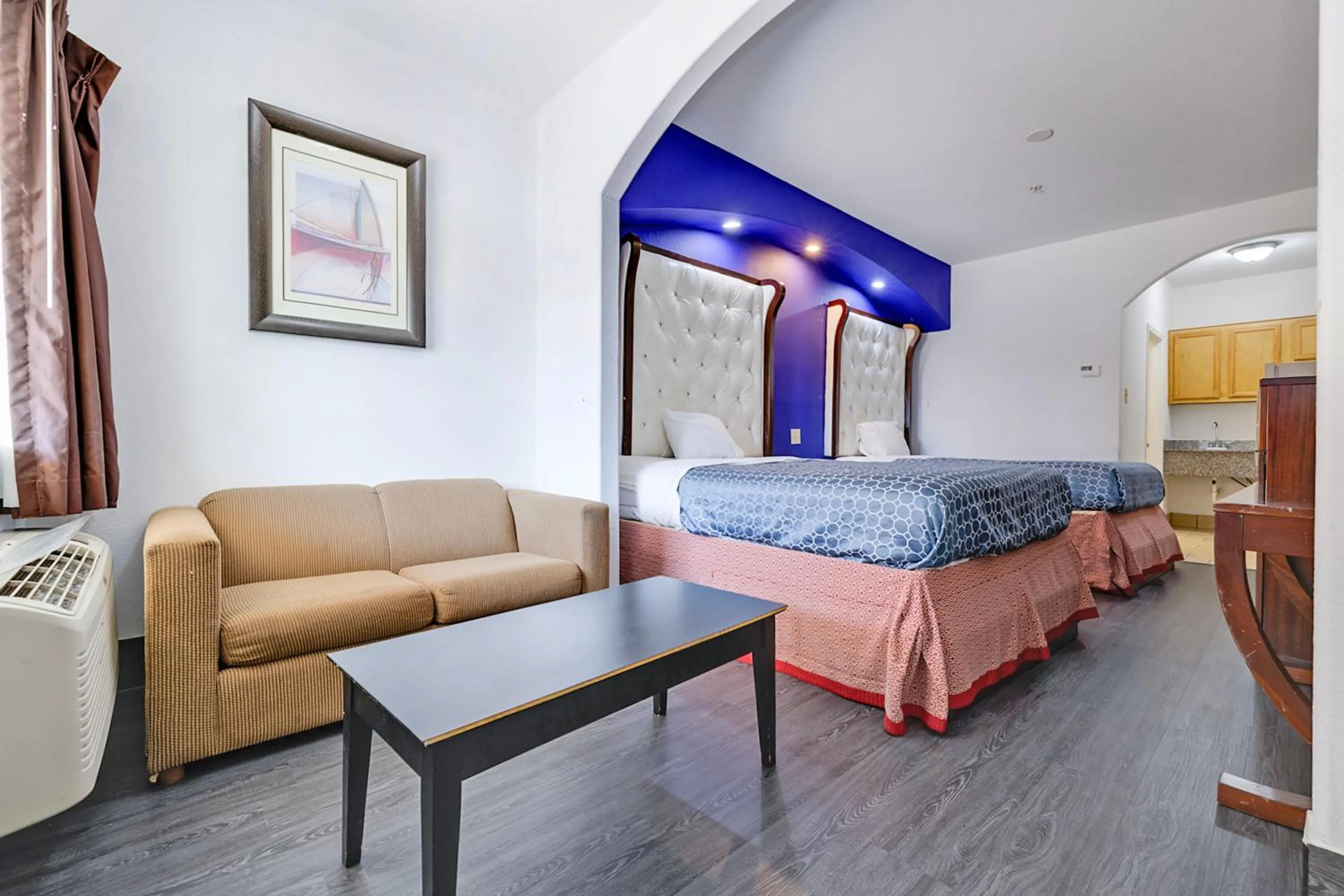 Bedroom, Bed in Capital O Deluxe Inn Channelview Houston I-10