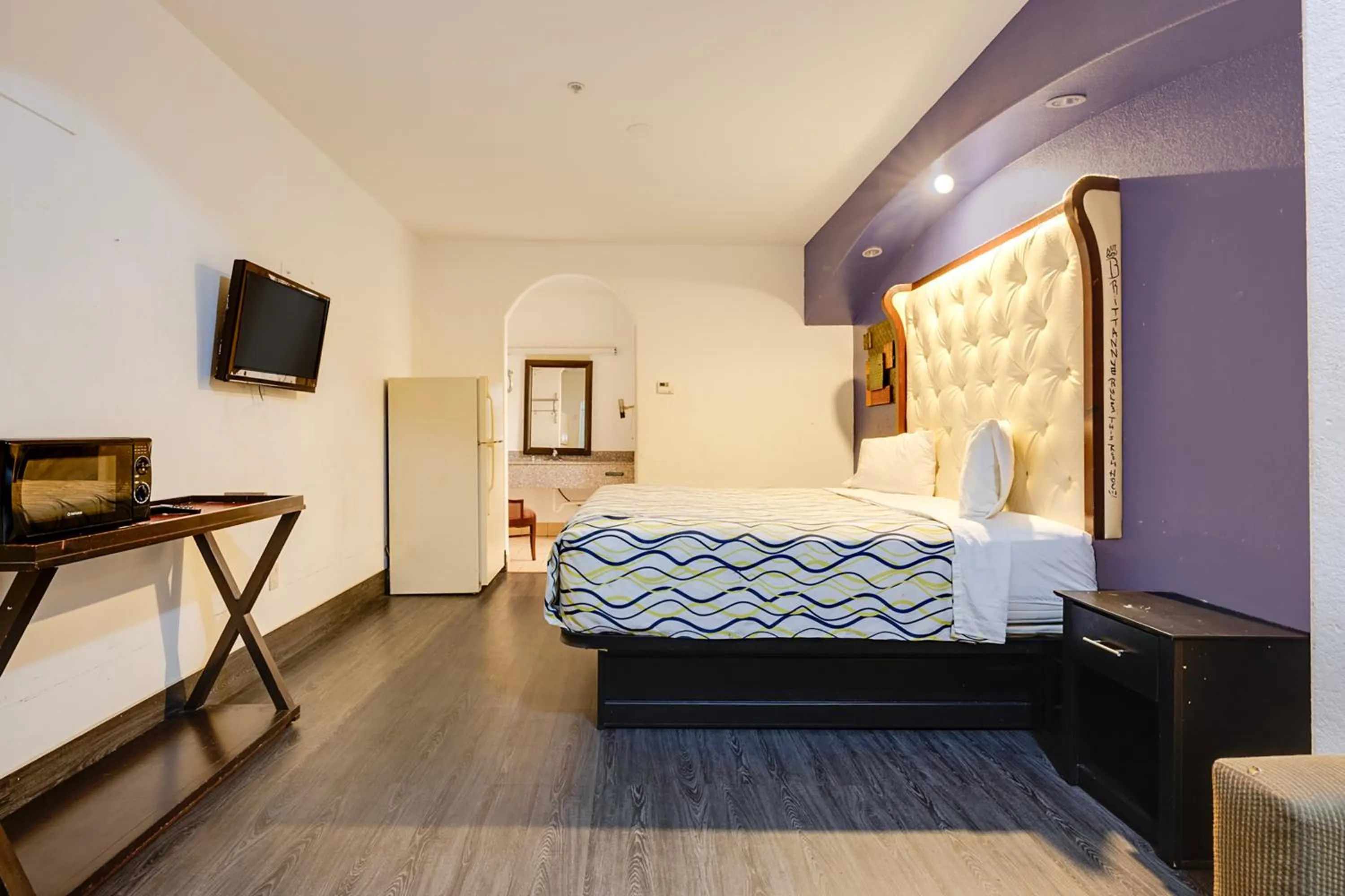 Bedroom, Bed in Capital O Deluxe Inn Channelview Houston I-10