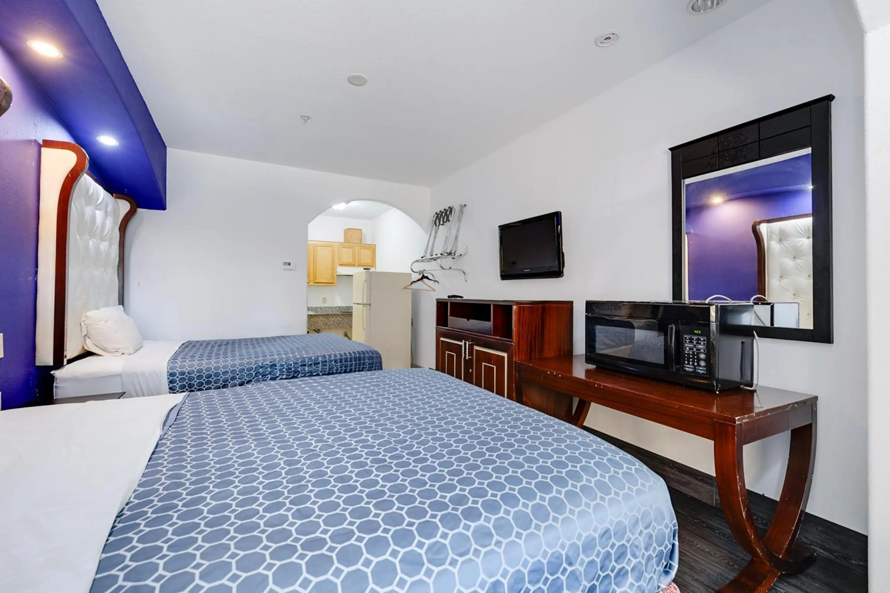 Bedroom, Bed in Capital O Deluxe Inn Channelview Houston I-10