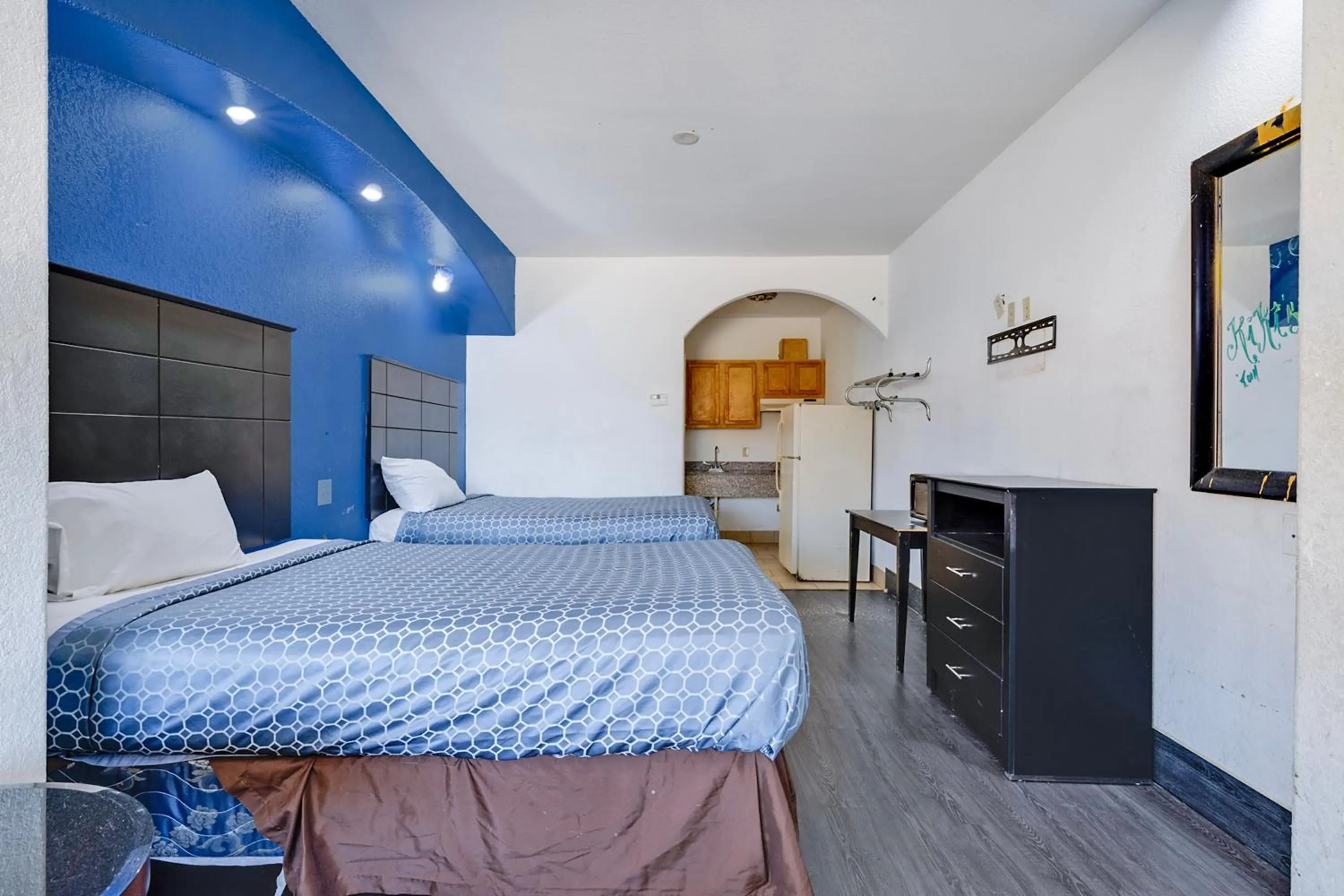 Bedroom, Bed in Capital O Deluxe Inn Channelview Houston I-10