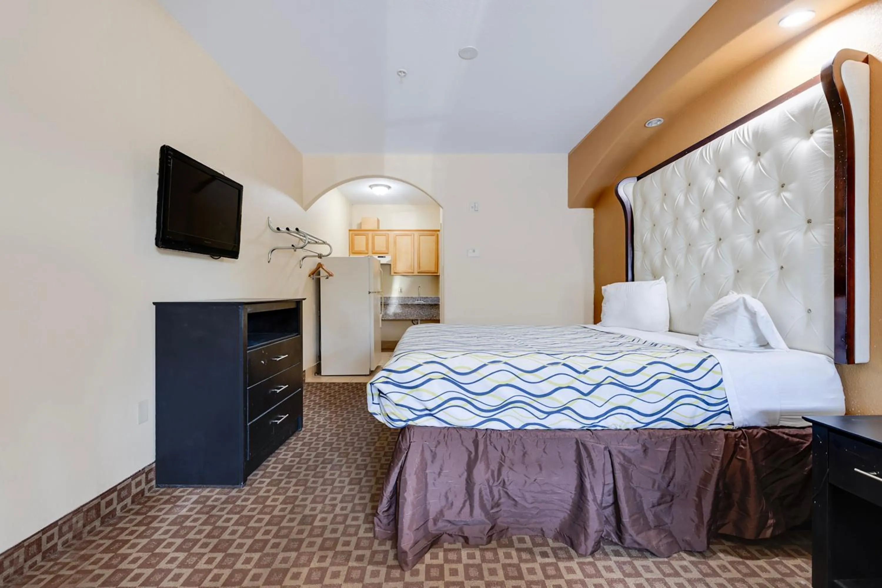 Bedroom, Bed in Capital O Deluxe Inn Channelview Houston I-10