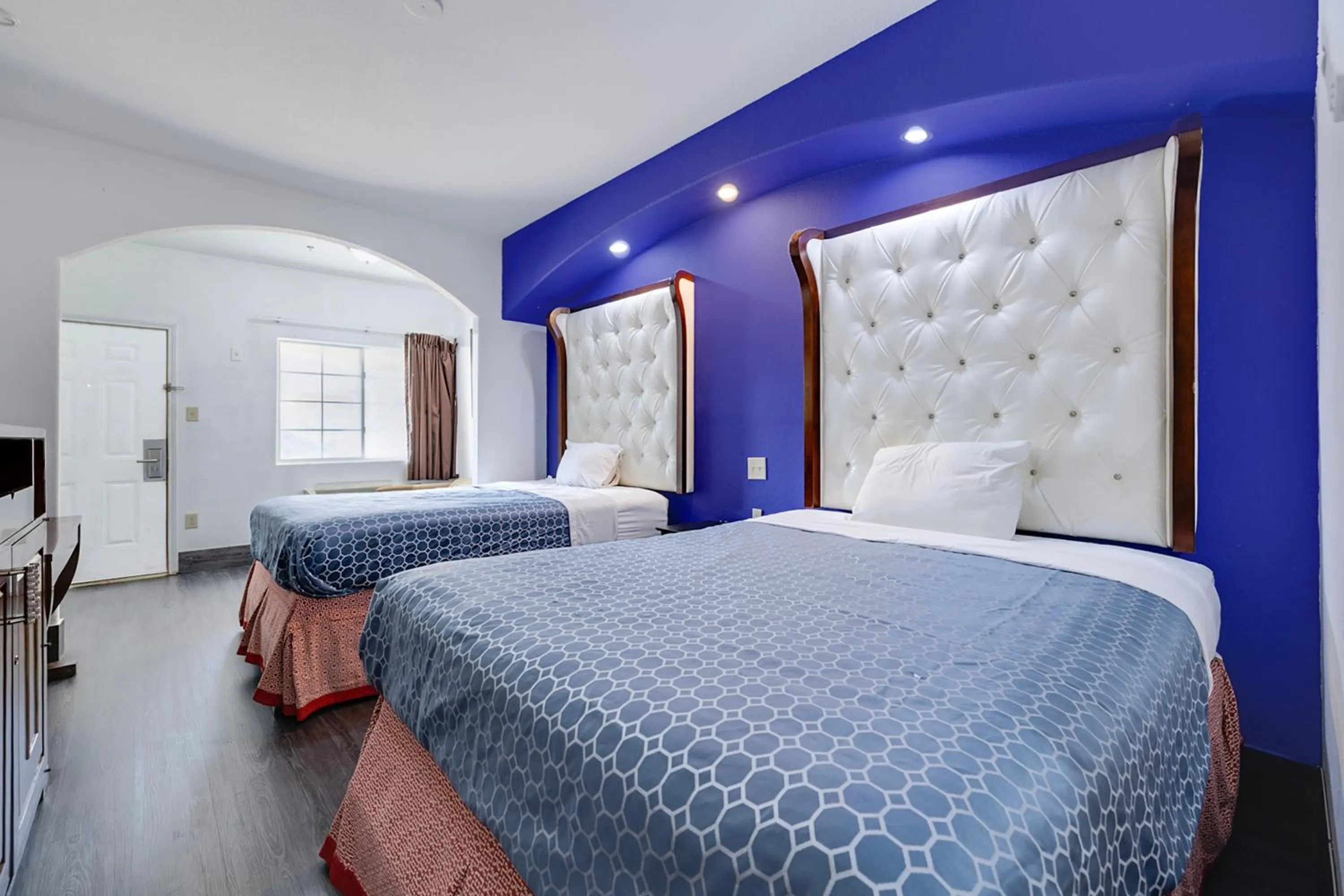 Bedroom, Bed in Capital O Deluxe Inn Channelview Houston I-10