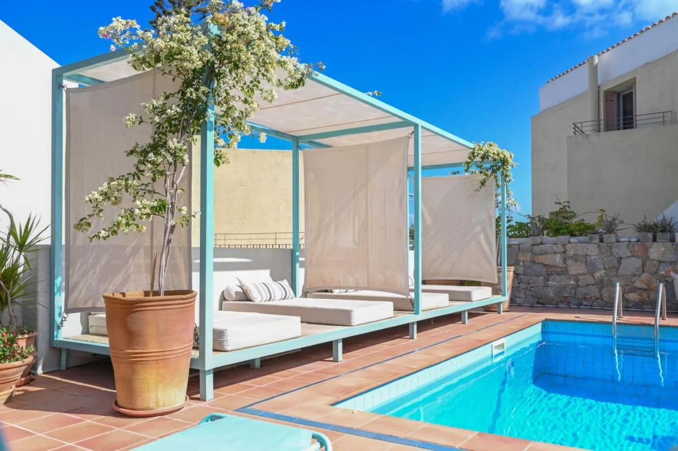 Swimming pool in Villa Iokasti