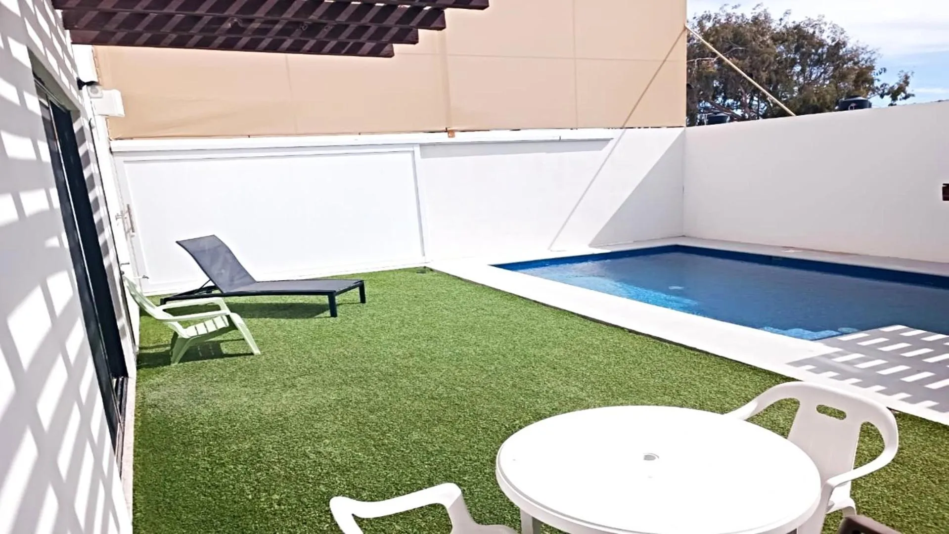 Garden in Moon House F4: Spacious 3-Bedroom Apartment in Downtown