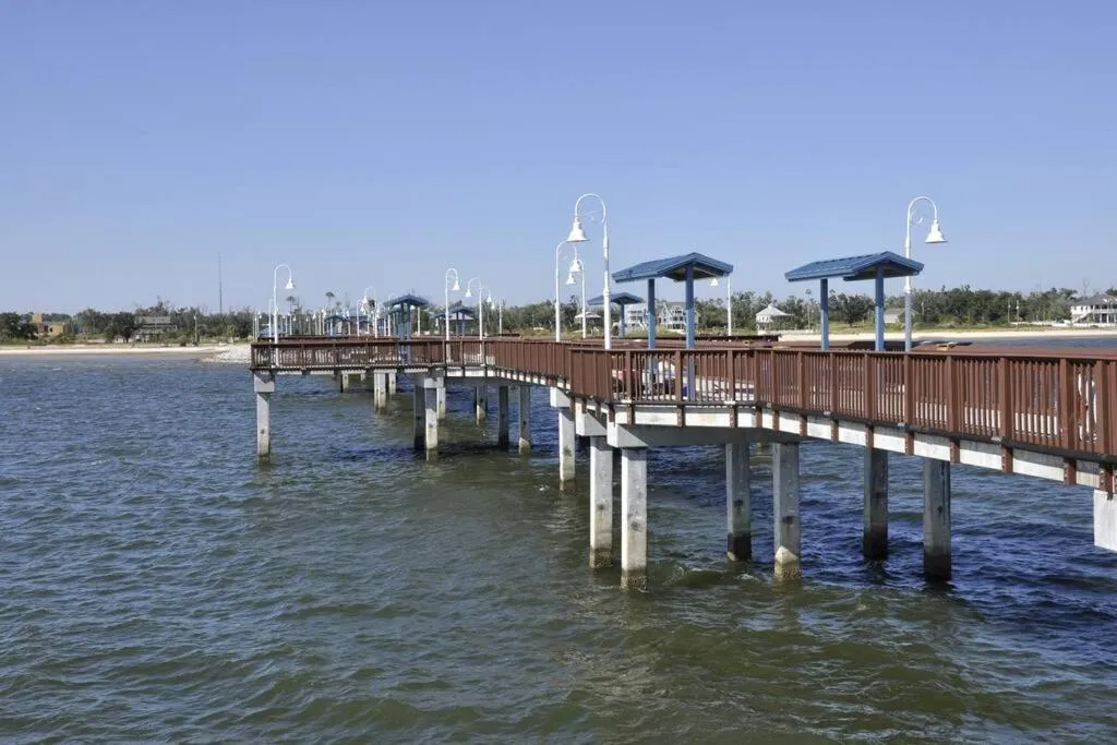 Relaxing 5-Bedroom Villa with Outdoor Oasis