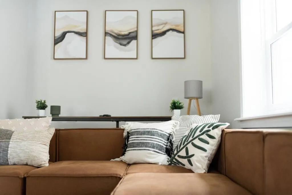 Relaxing 5-Bedroom Villa with Outdoor Oasis