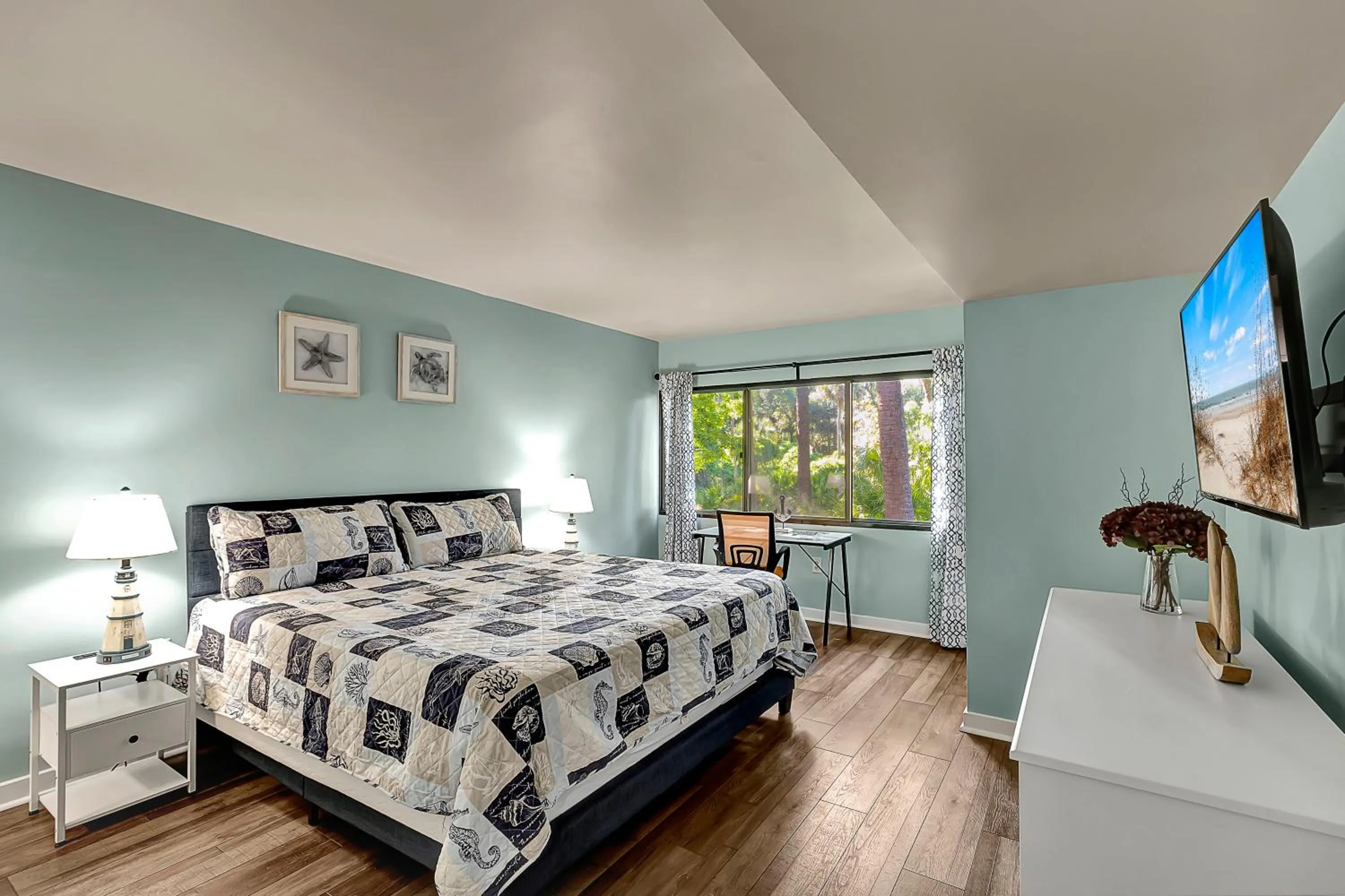 Property building, Bed in Treetops 6101