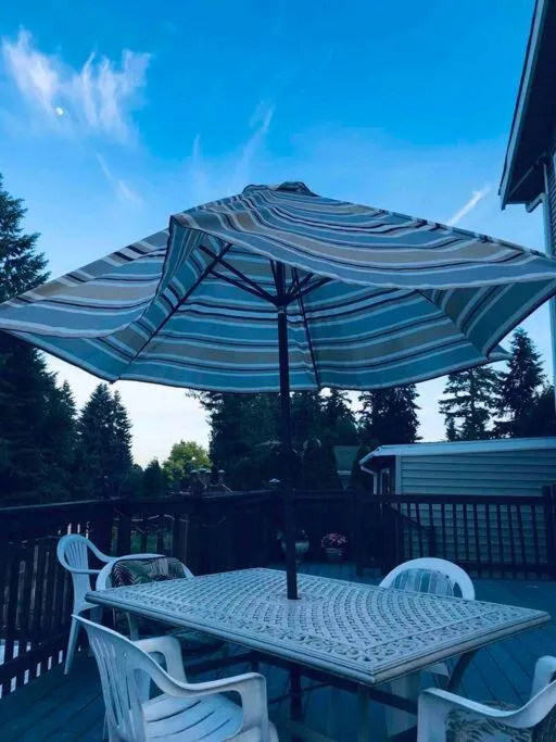 Tiny House with private Hot Tub near Seattle