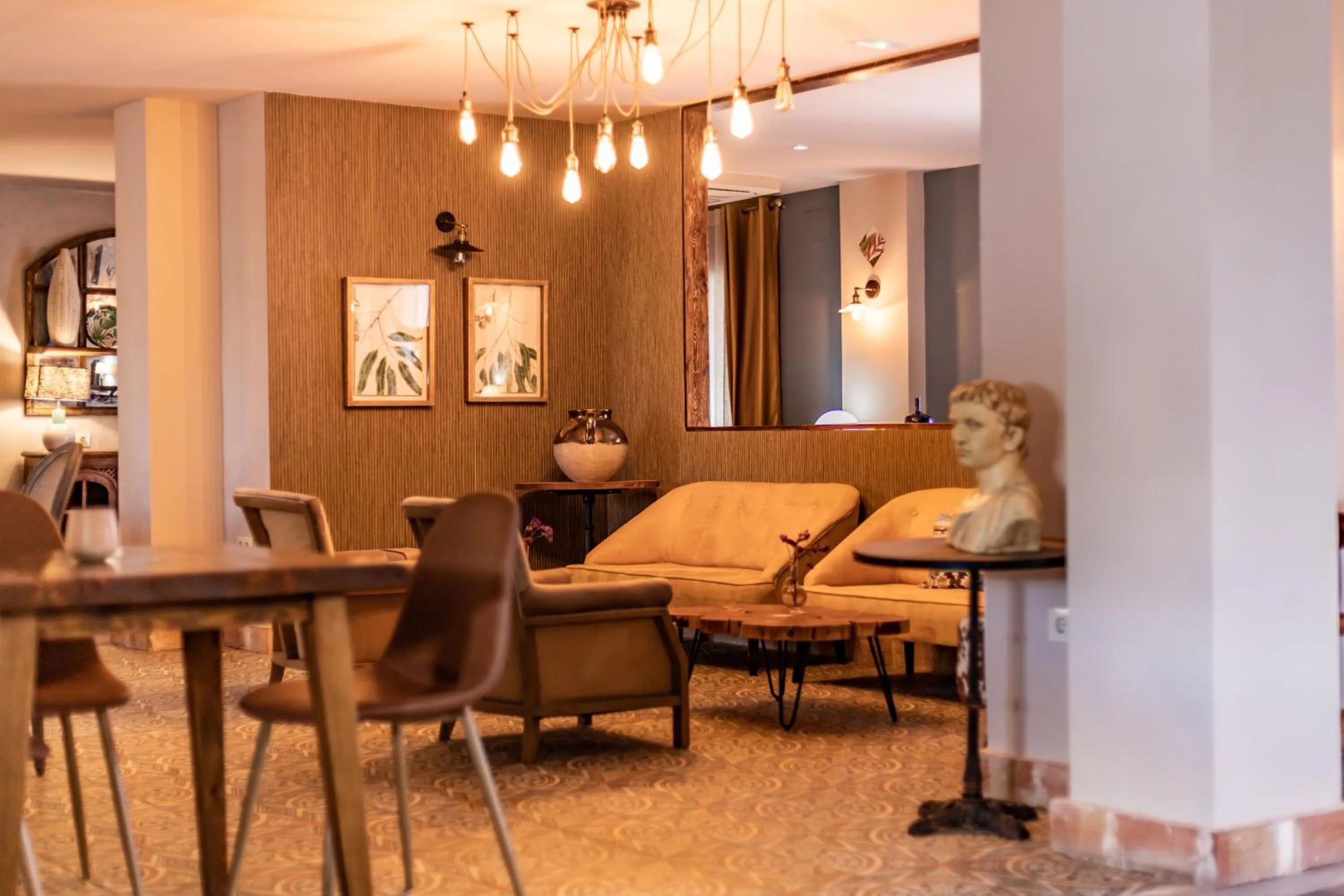 Restaurant/places to eat in Puerta de Algadir