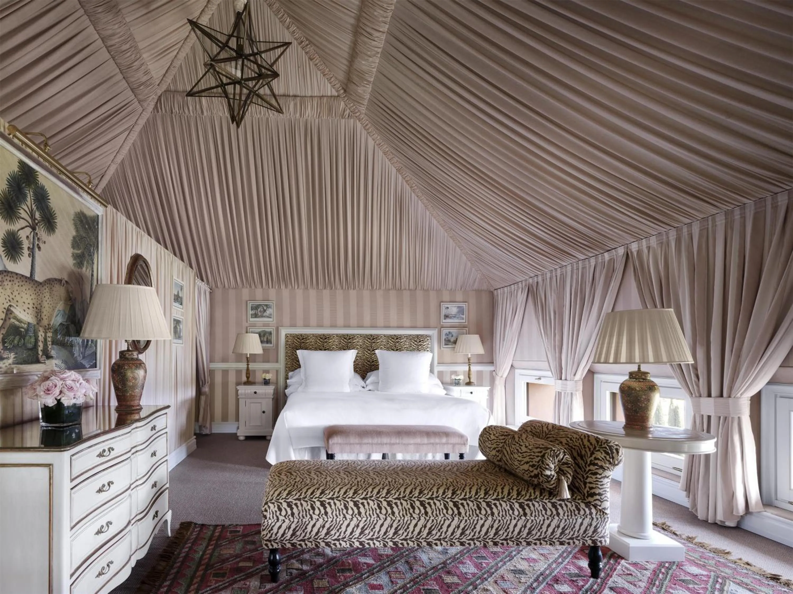 Bedroom, Bed in Anantara Villa Padierna Palace Benahavís Marbella Resort - A Leading Hotel of the World