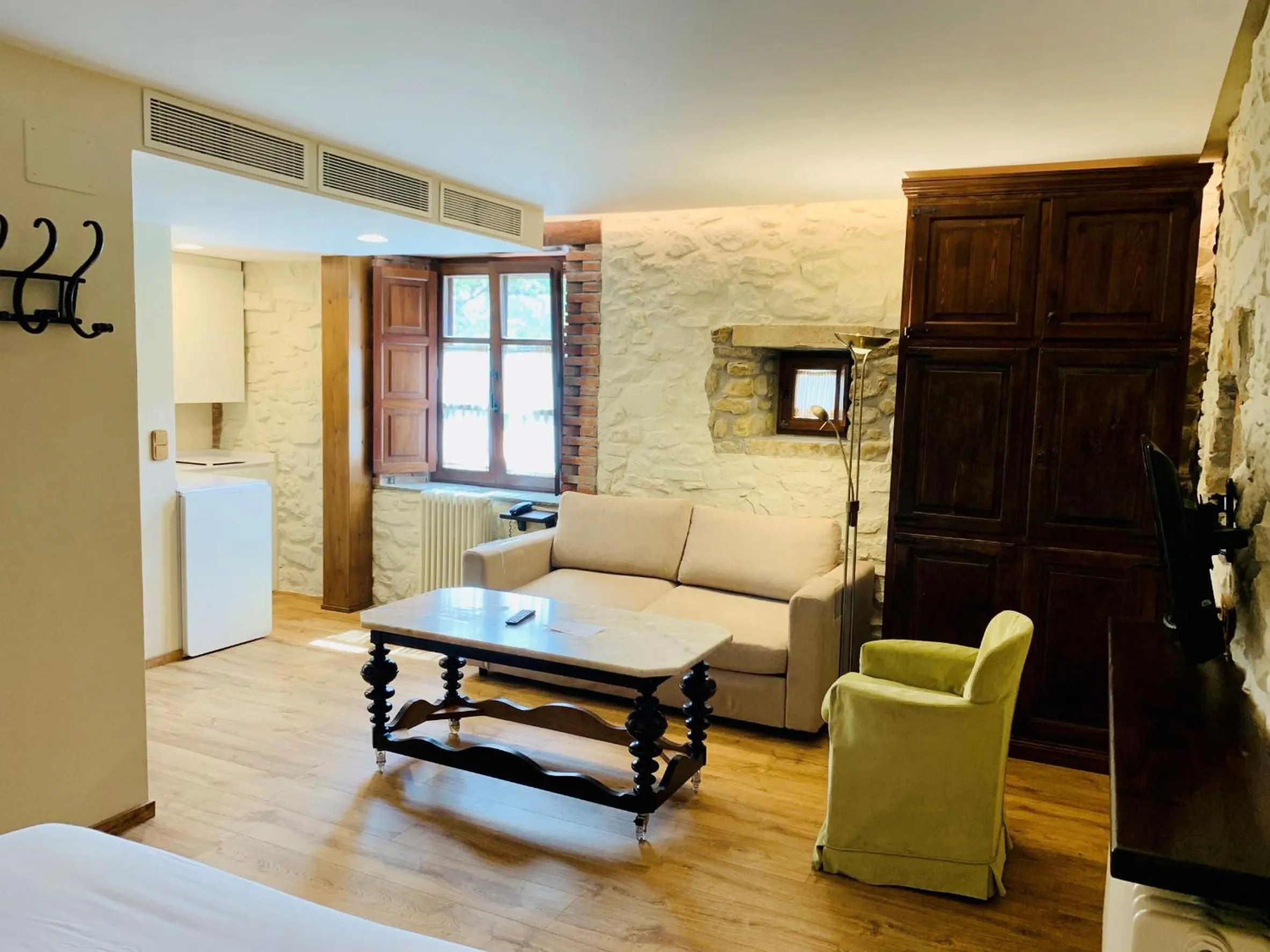 View (from property/room), Bed in Posada La Torre de La Quintana