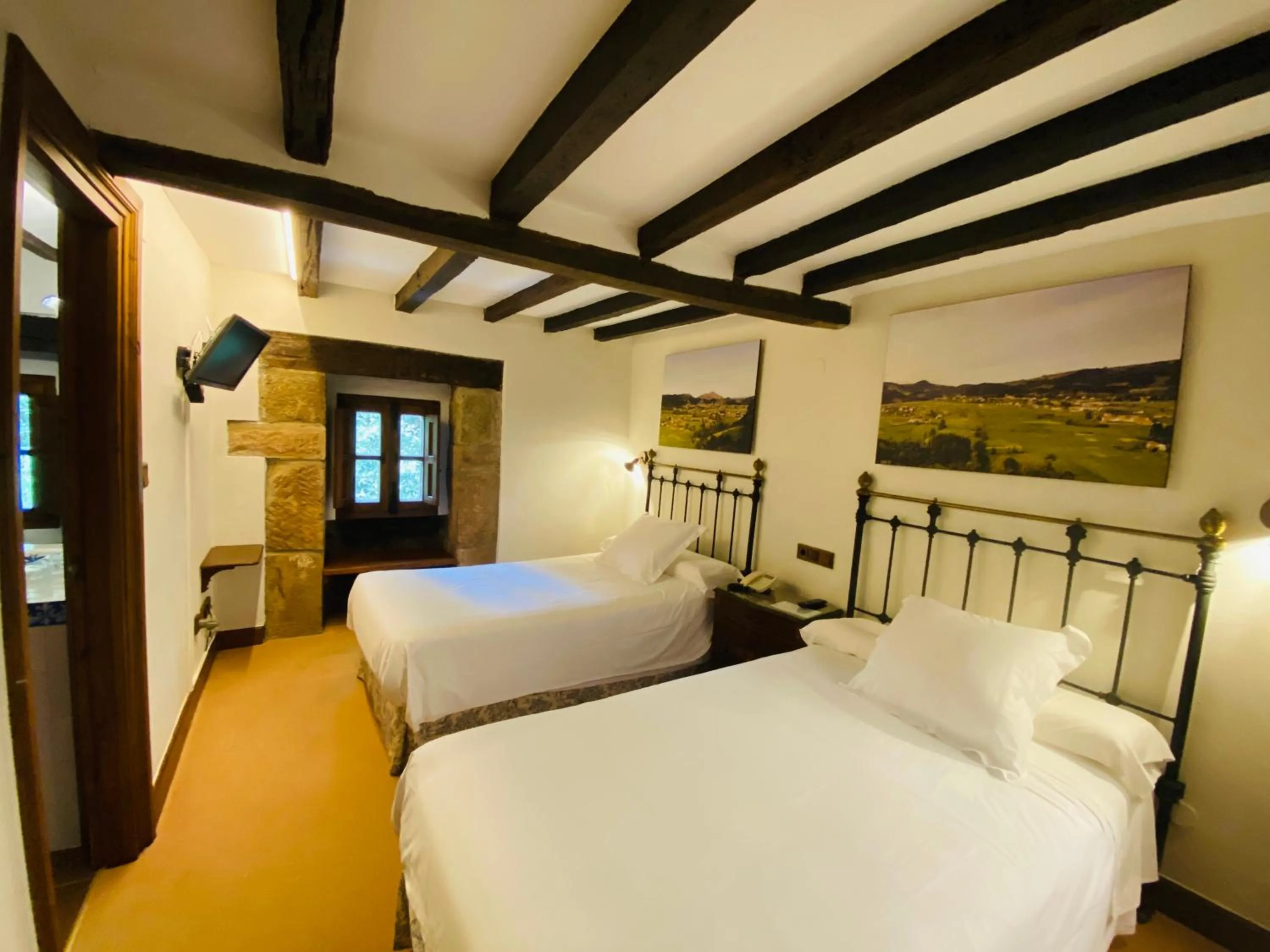 Photo of the whole room, Bed in Posada La Torre de La Quintana