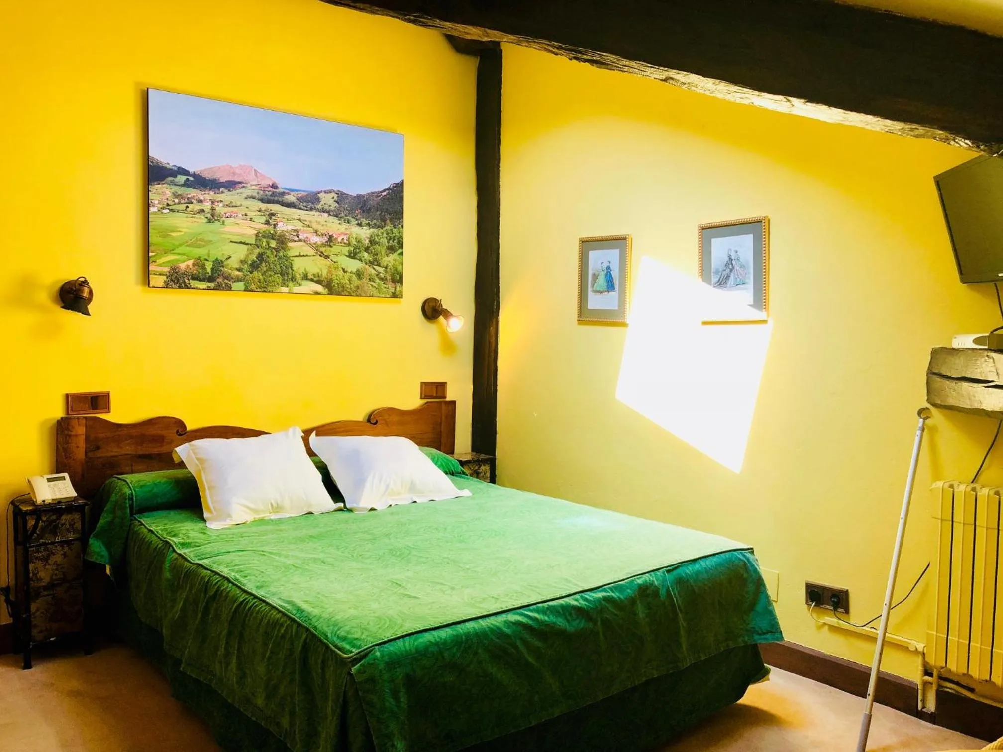 Photo of the whole room, Bed in Posada La Torre de La Quintana