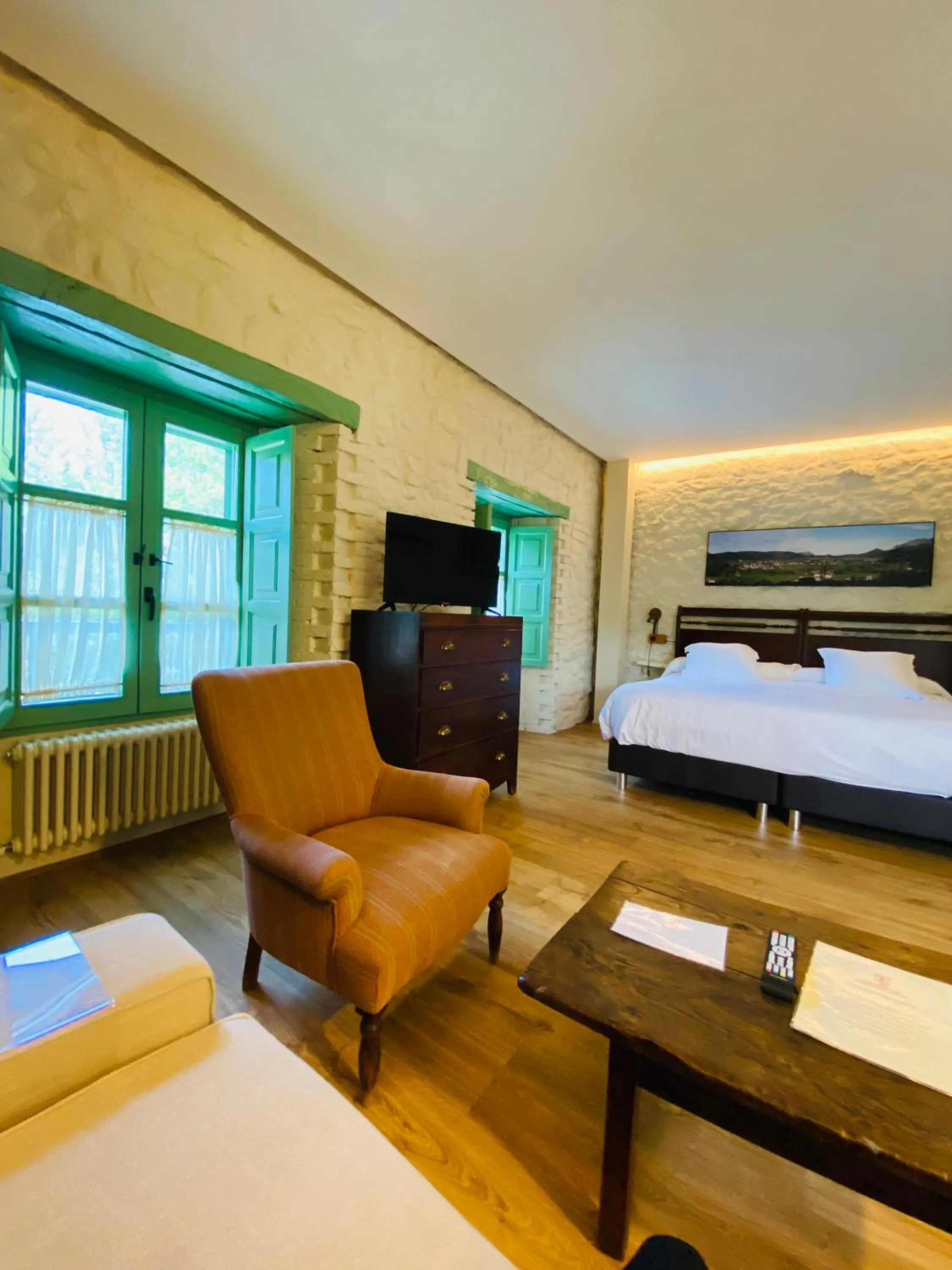 Photo of the whole room, Bed in Posada La Torre de La Quintana