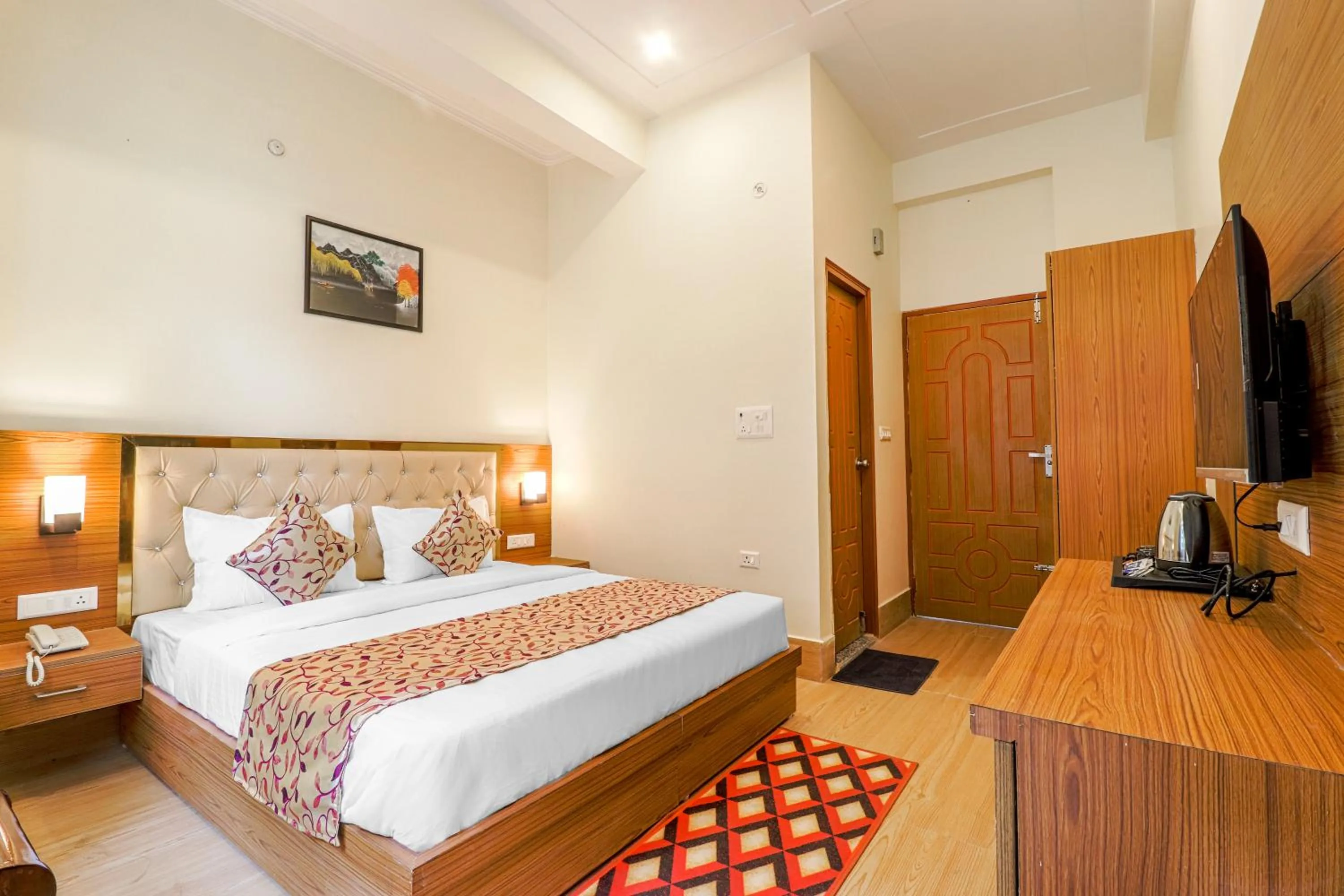 Communal lounge/ TV room in Shanti Vilaas