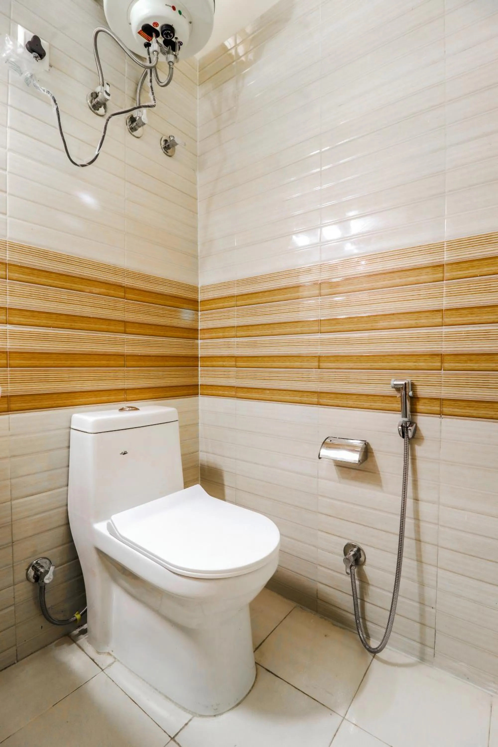 Shower in Shanti Vilaas