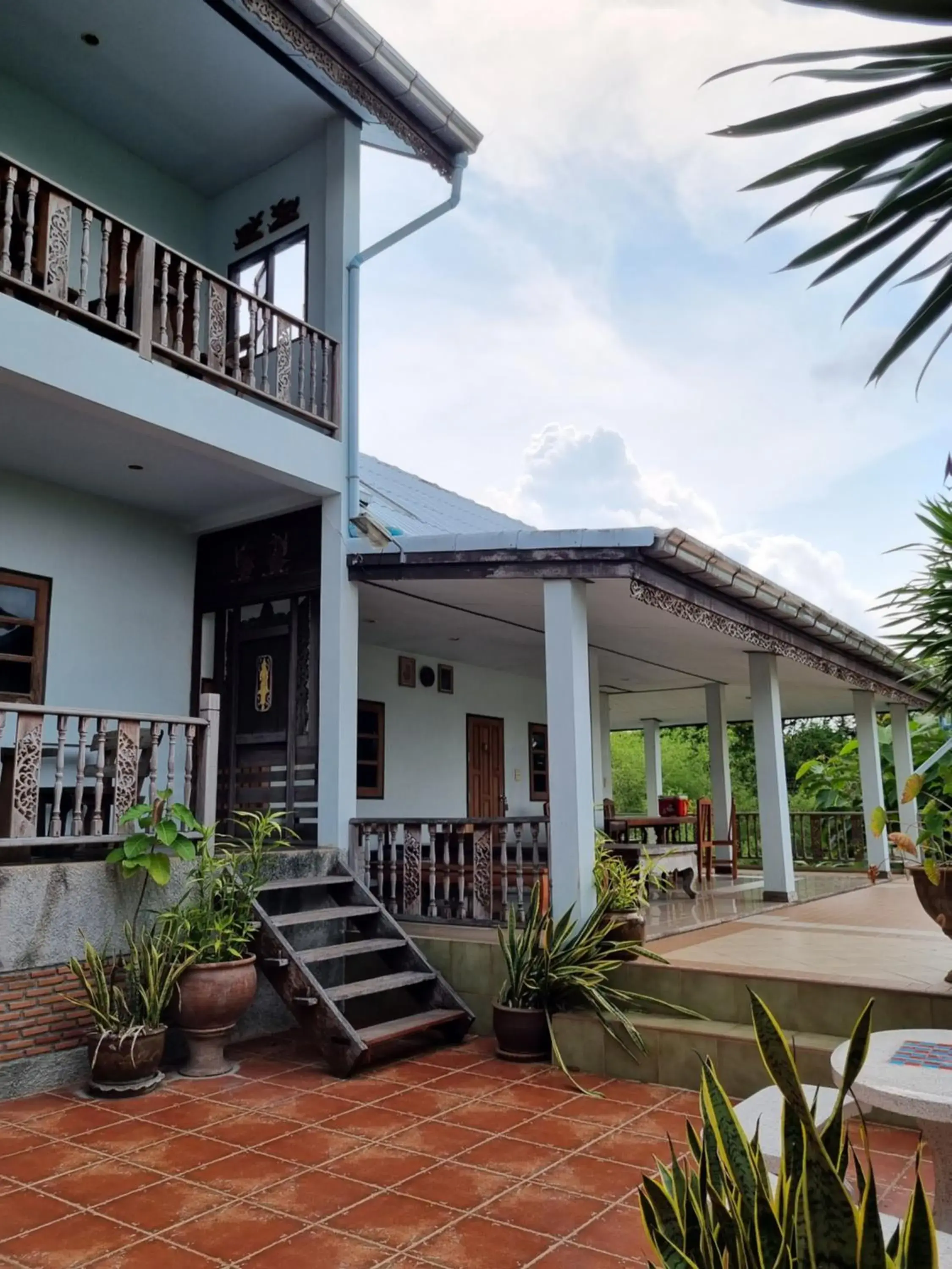 Quadruple Room with Balcony in Sawasdee Sichang Resort Quadruple Room with Balcony in Sawasdee Sichang Resort