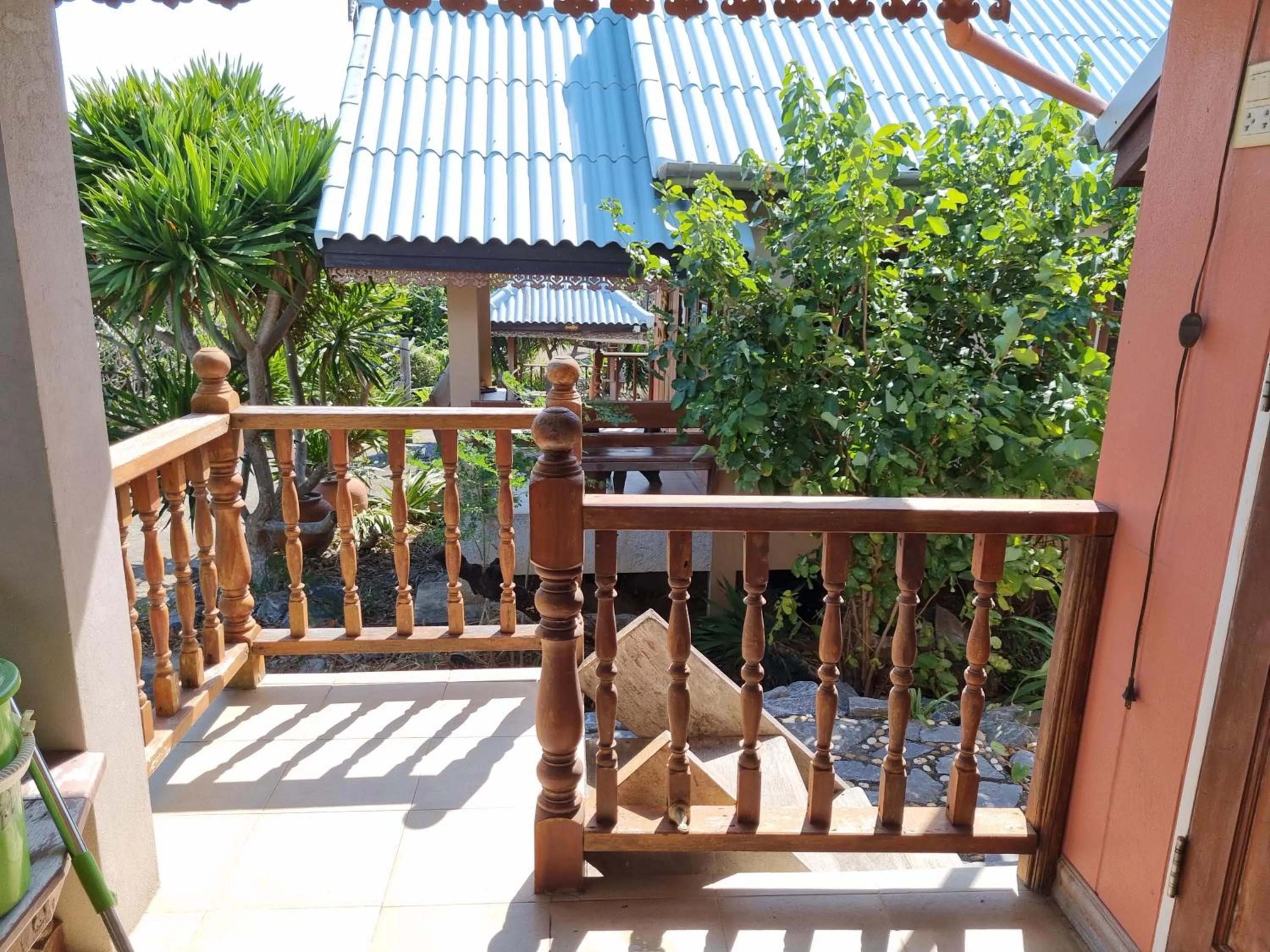 Day in Sawasdee Sichang