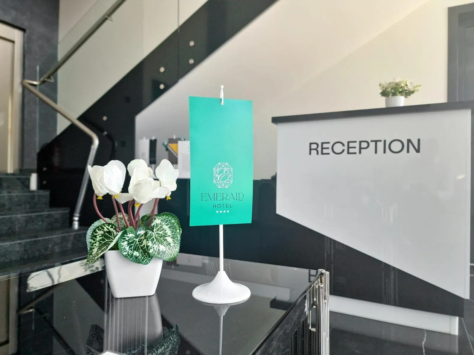 Lobby or reception in Hotel Emerald