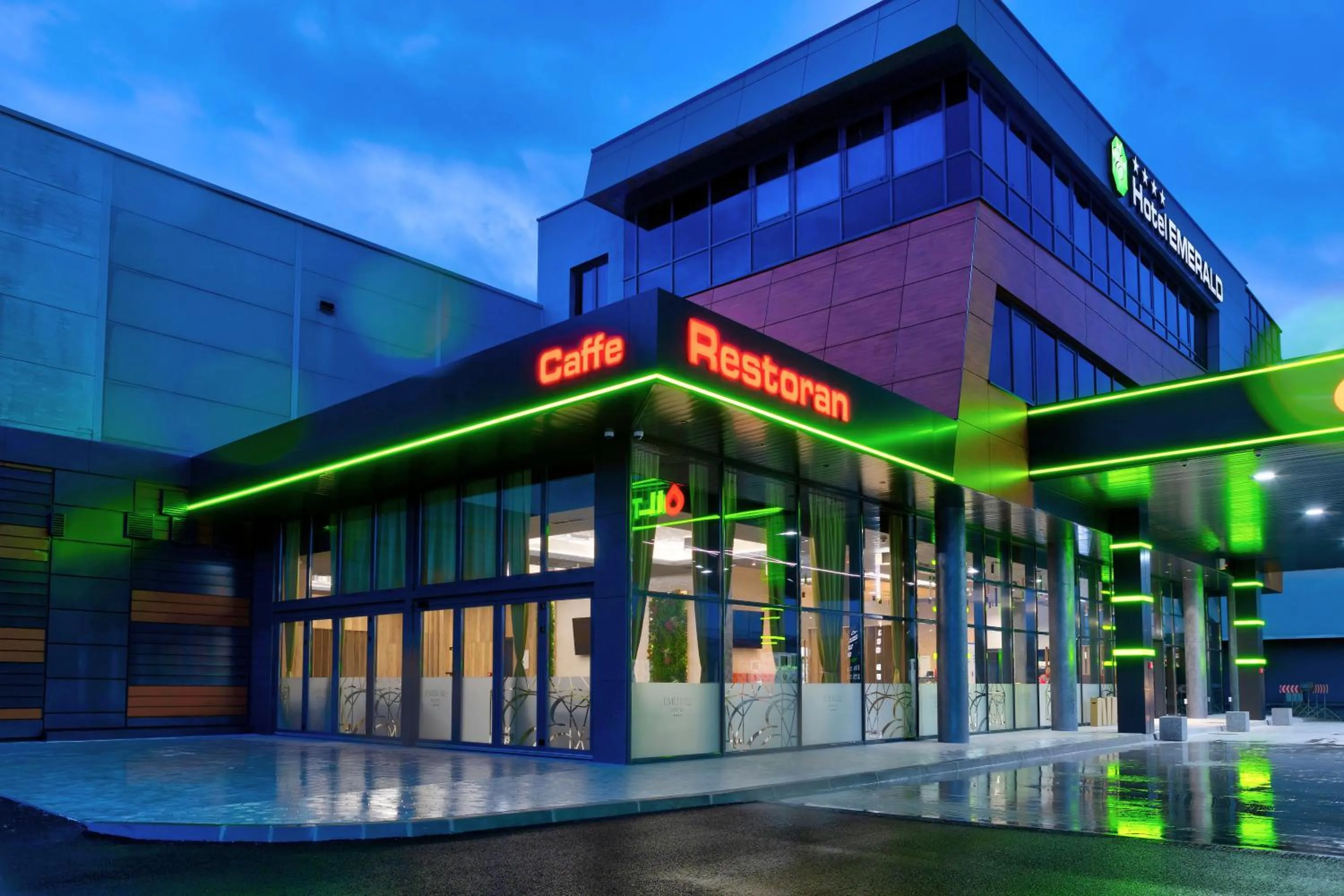 Property building in Hotel Emerald
