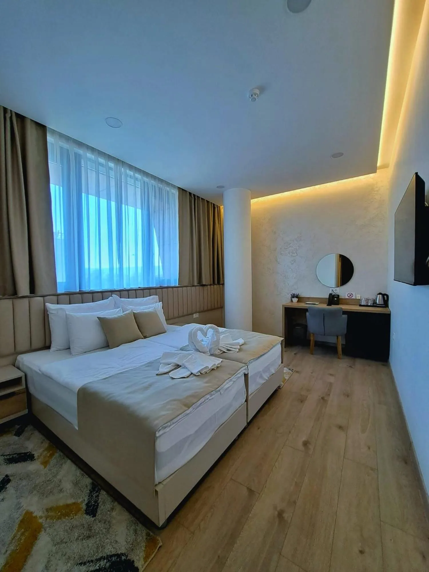 Bed in Hotel Emerald