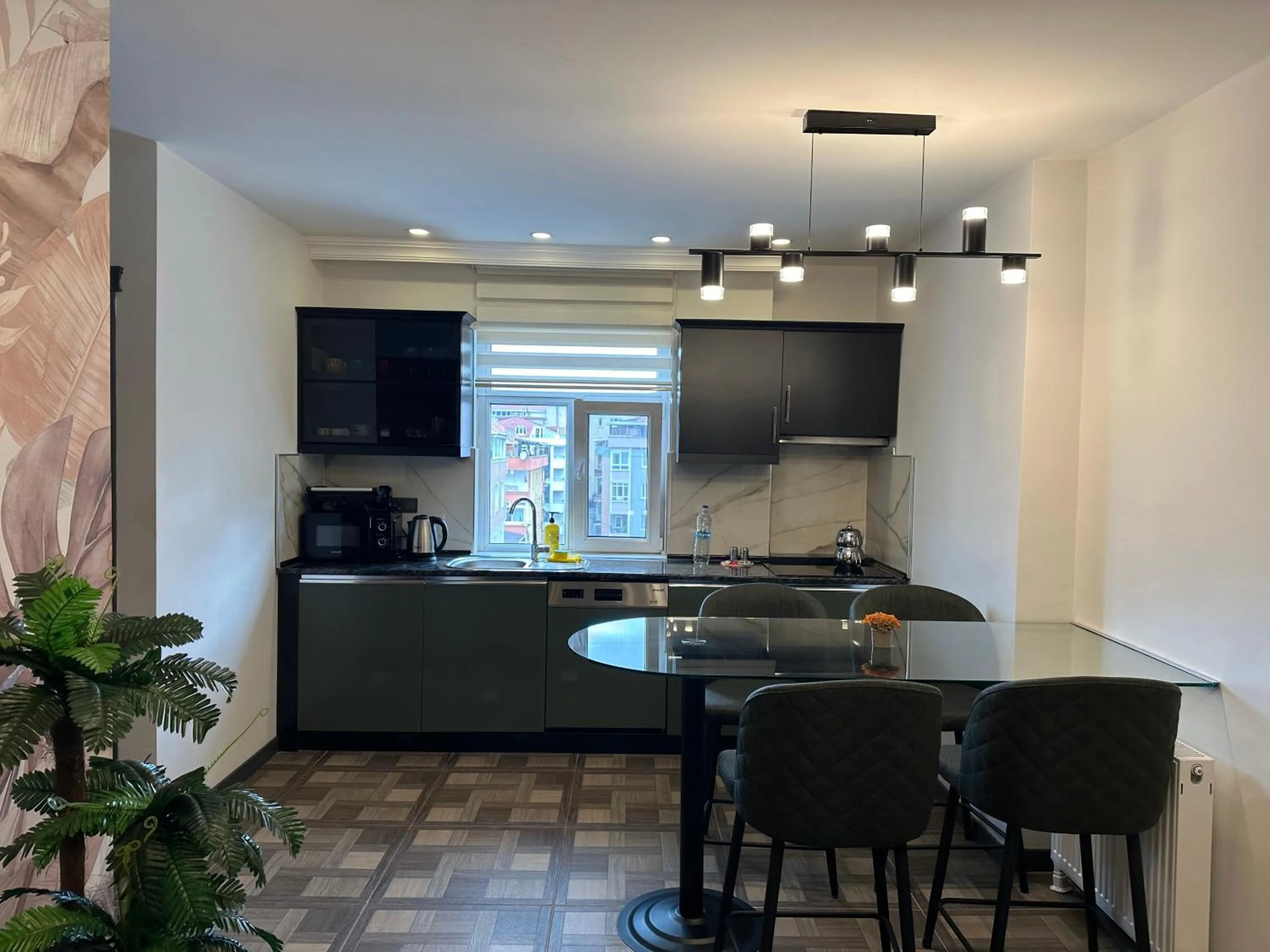 Kitchen or kitchenette in BayMari Suites City Life