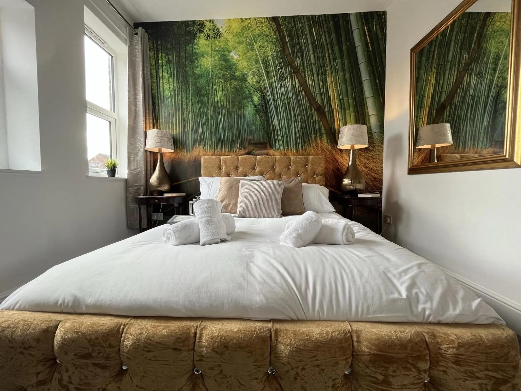 Beach, Bed in Modern 1 bed studios for comfy stay in Preston