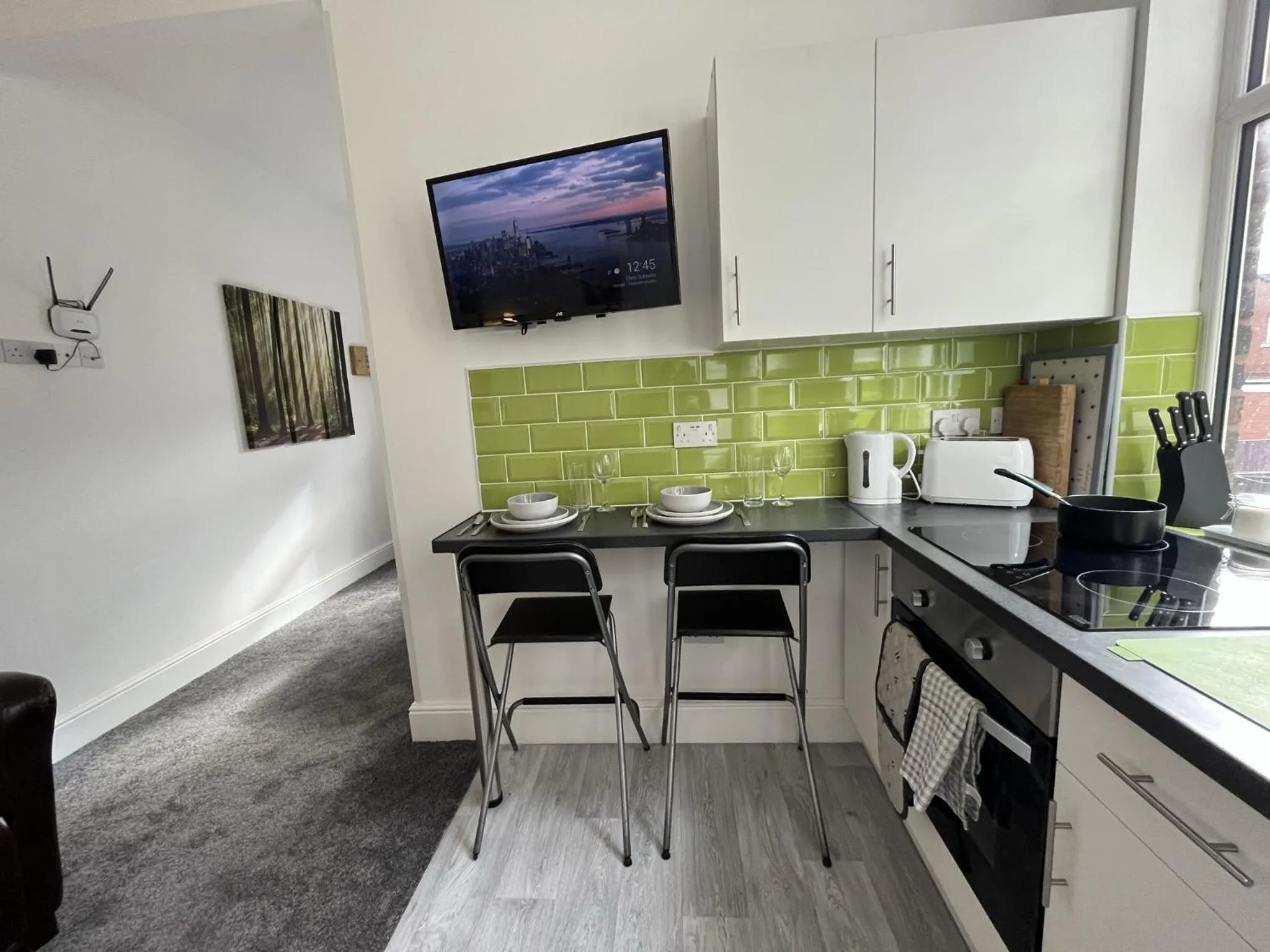Kitchen or kitchenette in Modern 1 bed studios for comfy stay in Preston