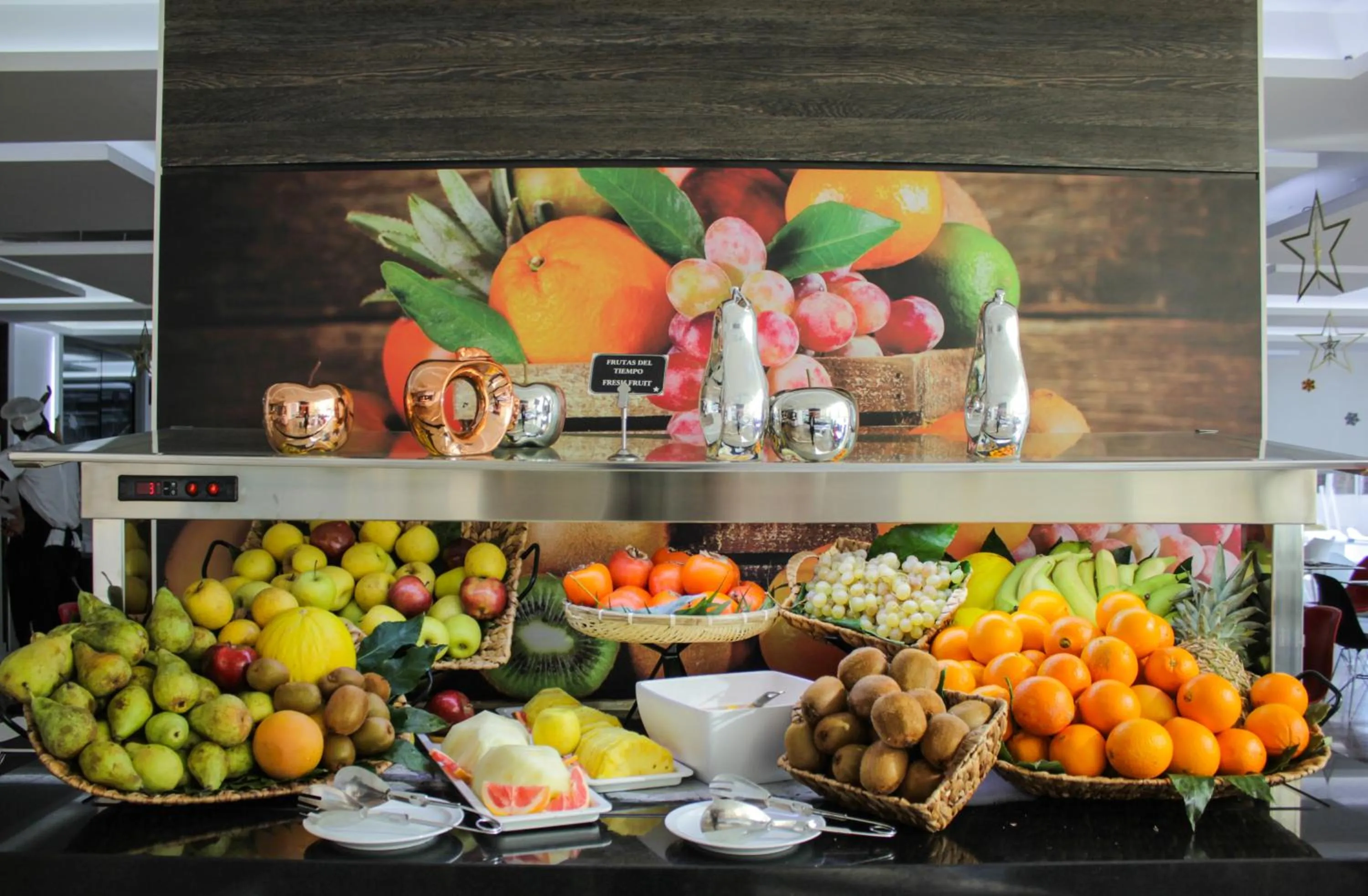 Food in Flamingo Beach Resort - Adults Recommended