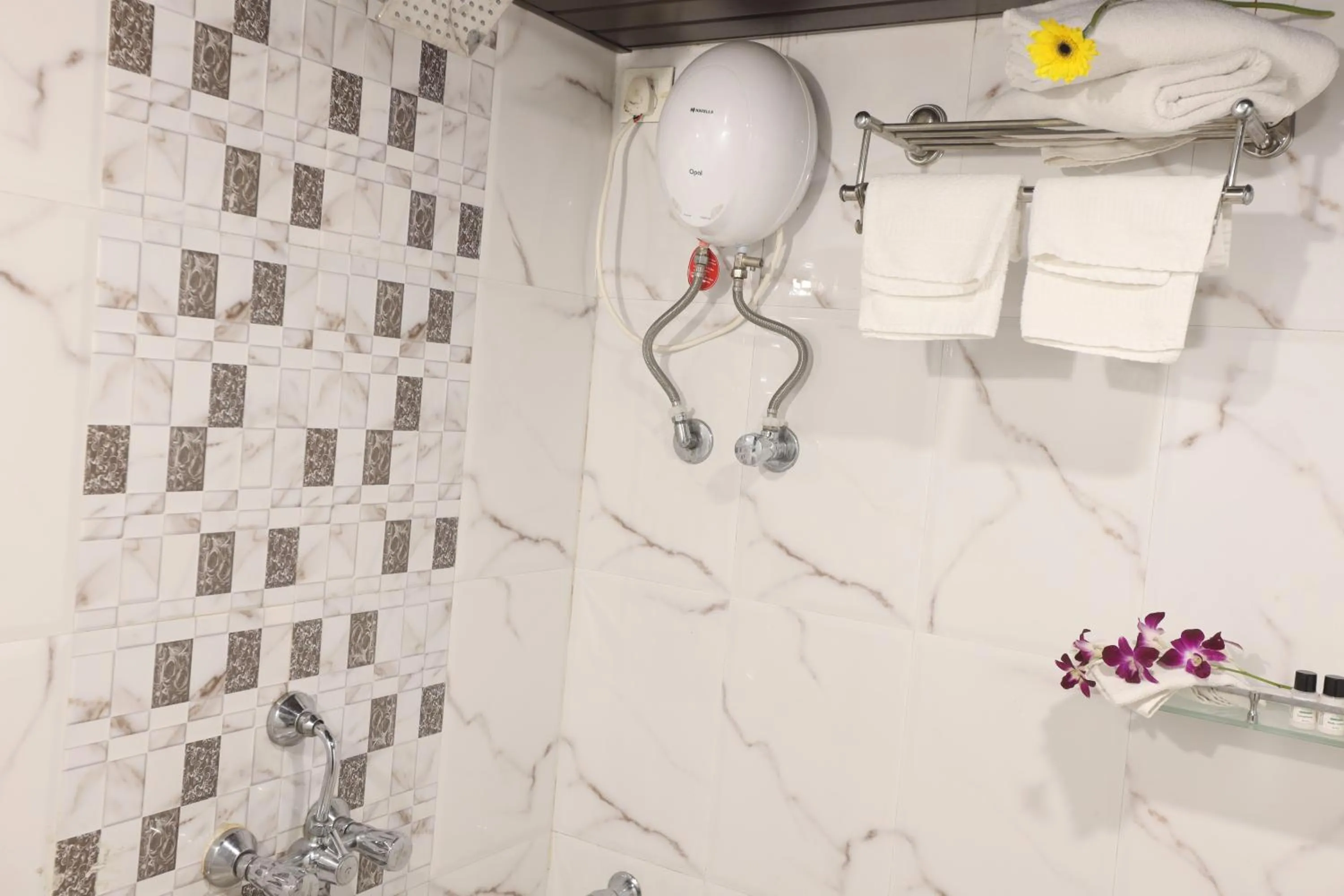 Bathroom in Country Inn by Kempinski Hotel and Resort - Mumbai International Airport