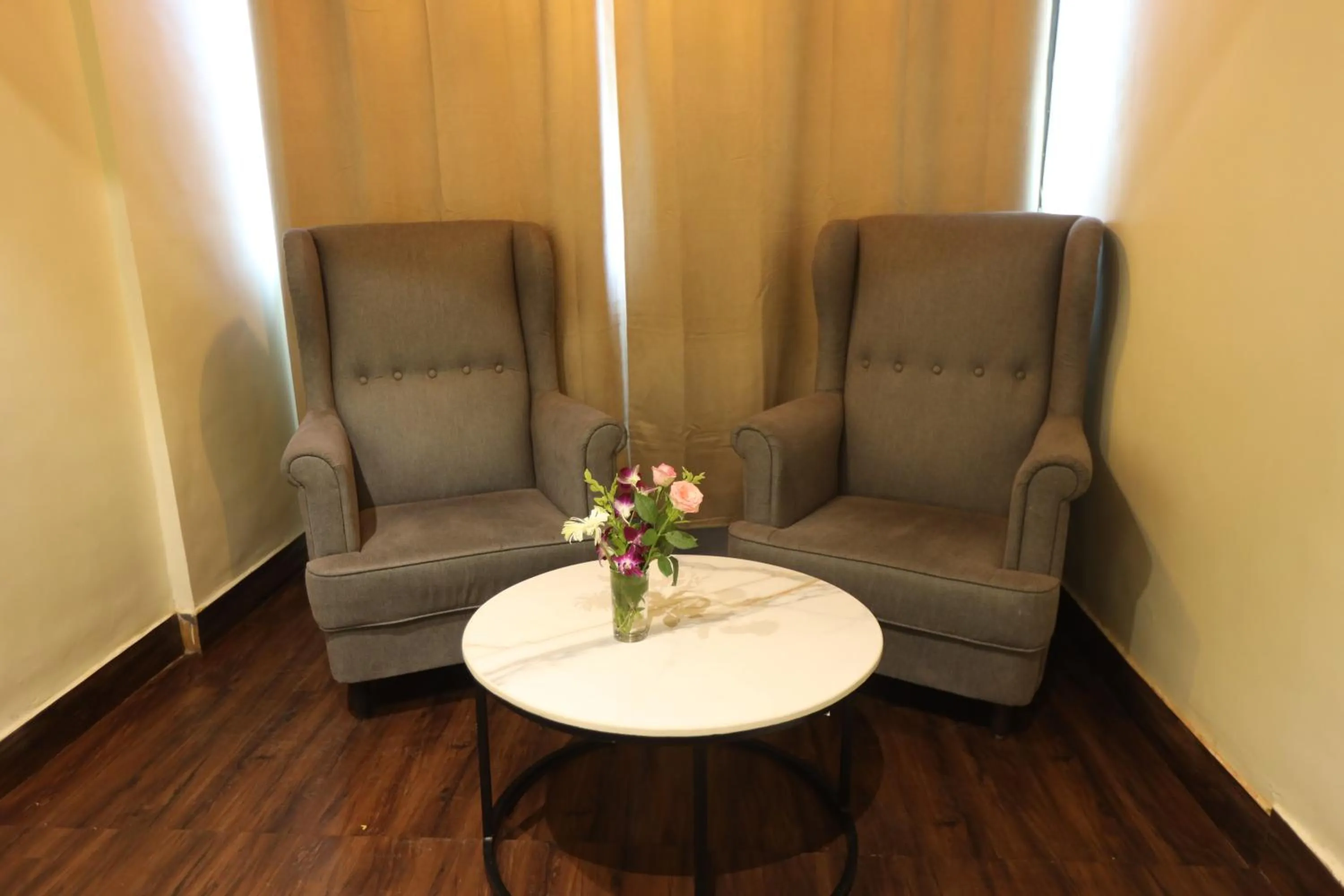 View (from property/room), Seating Area in Country Inn by Kempinski Hotel and Resort - Mumbai International Airport