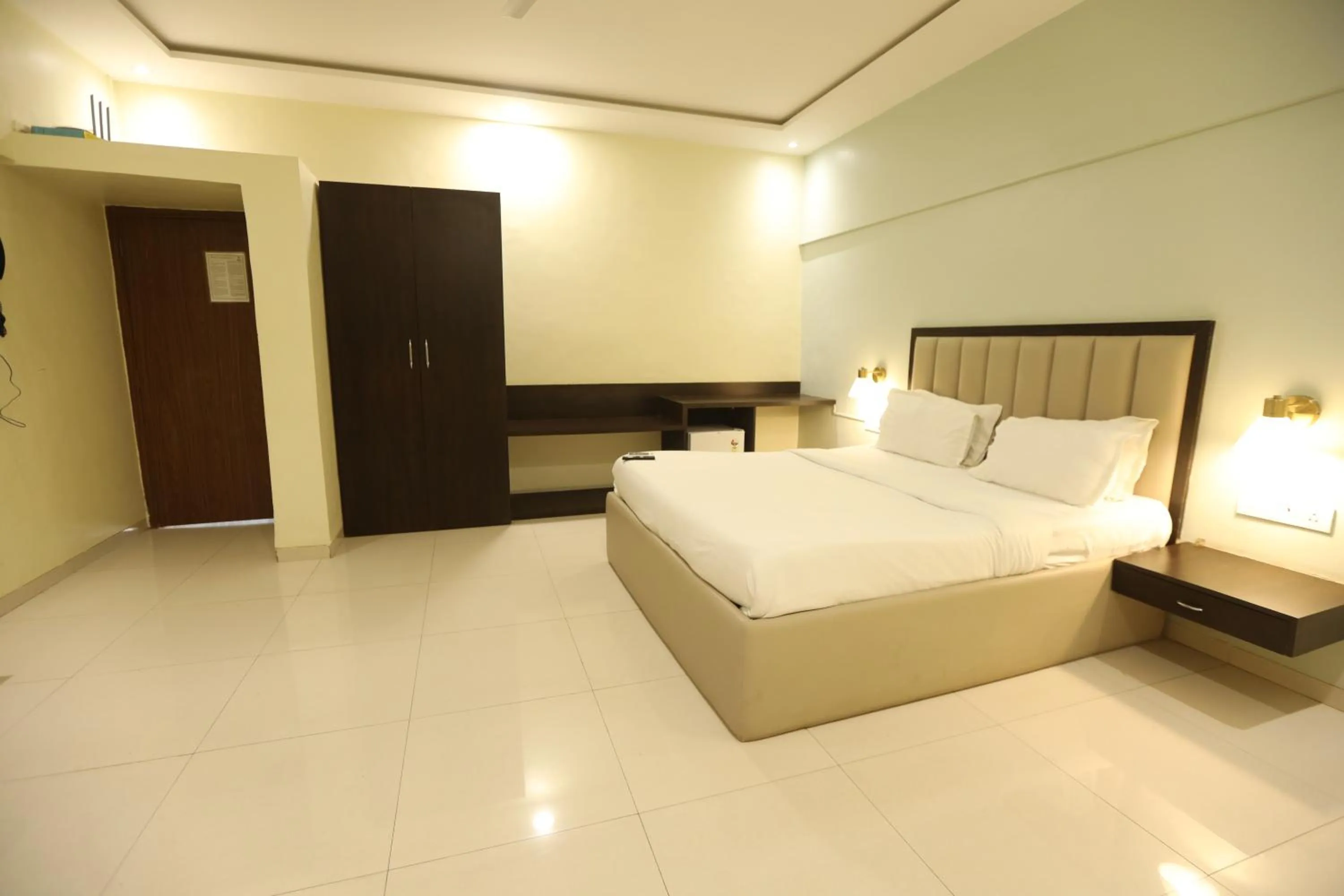 View (from property/room), Bed in Country Inn by Kempinski Hotel and Resort - Mumbai International Airport