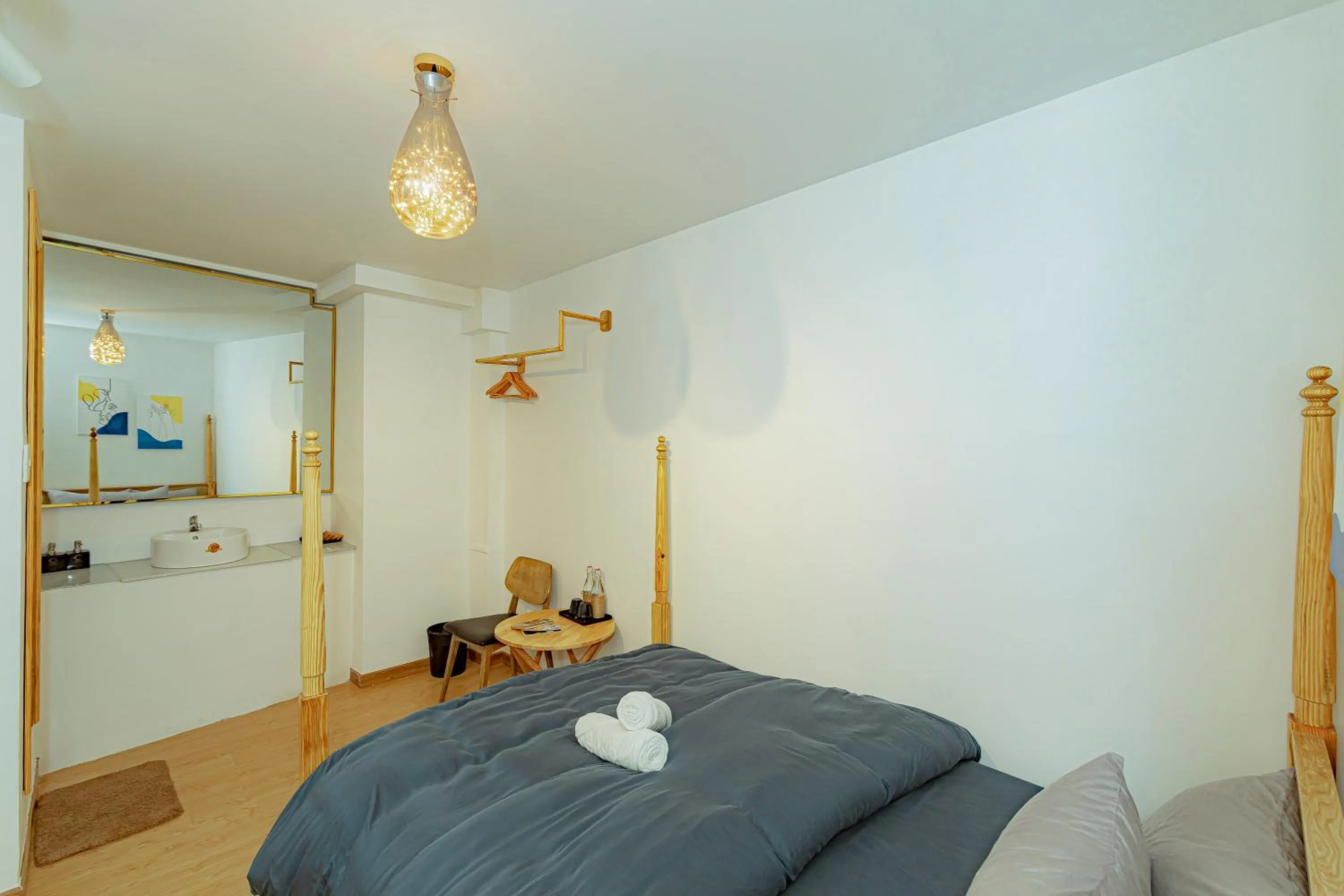 Bed in AMIGO Luxury Palace- Cạnh Chợ Đêm Đà Lạt