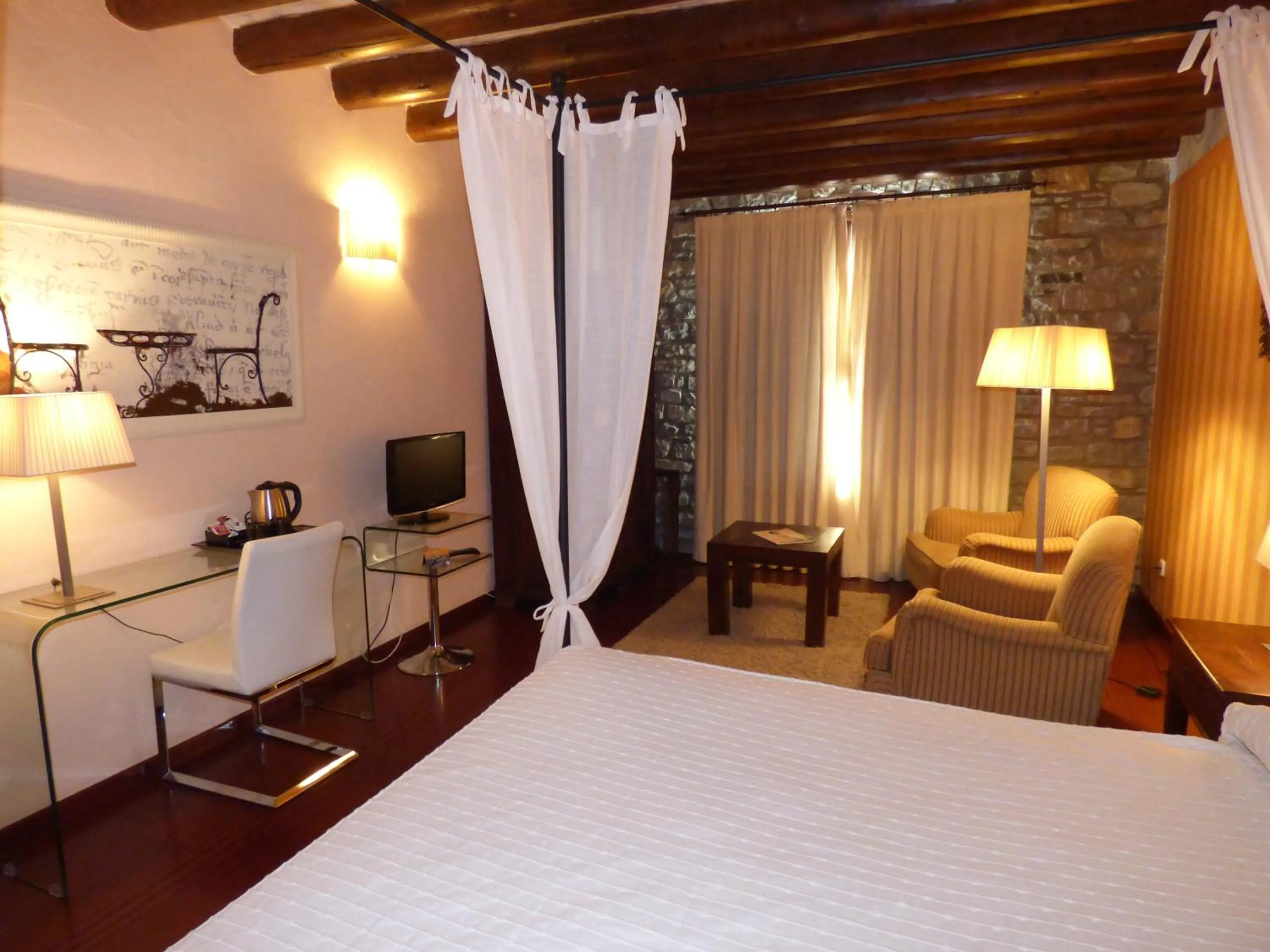 Photo of the whole room, Bed in Los Arcos