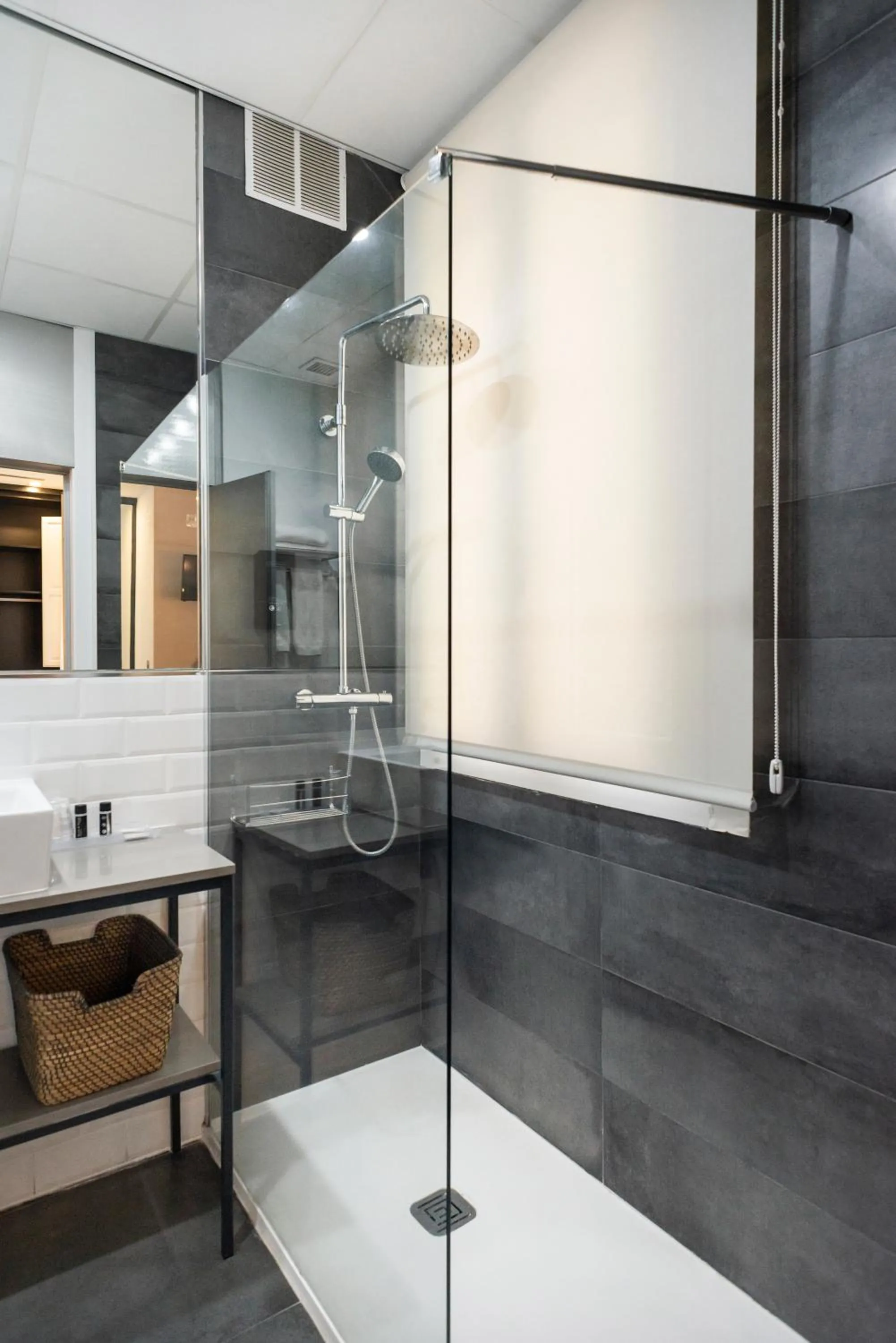 Shower in Blanq Carmen Hotel