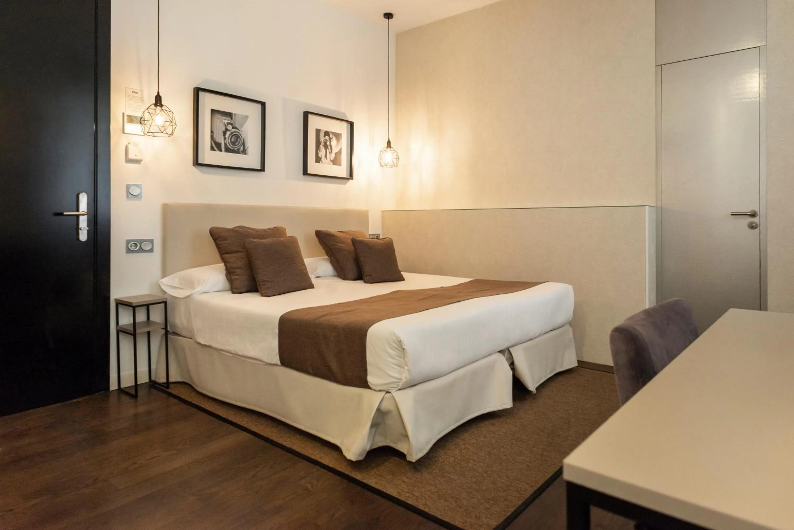 Bed in Blanq Carmen Hotel