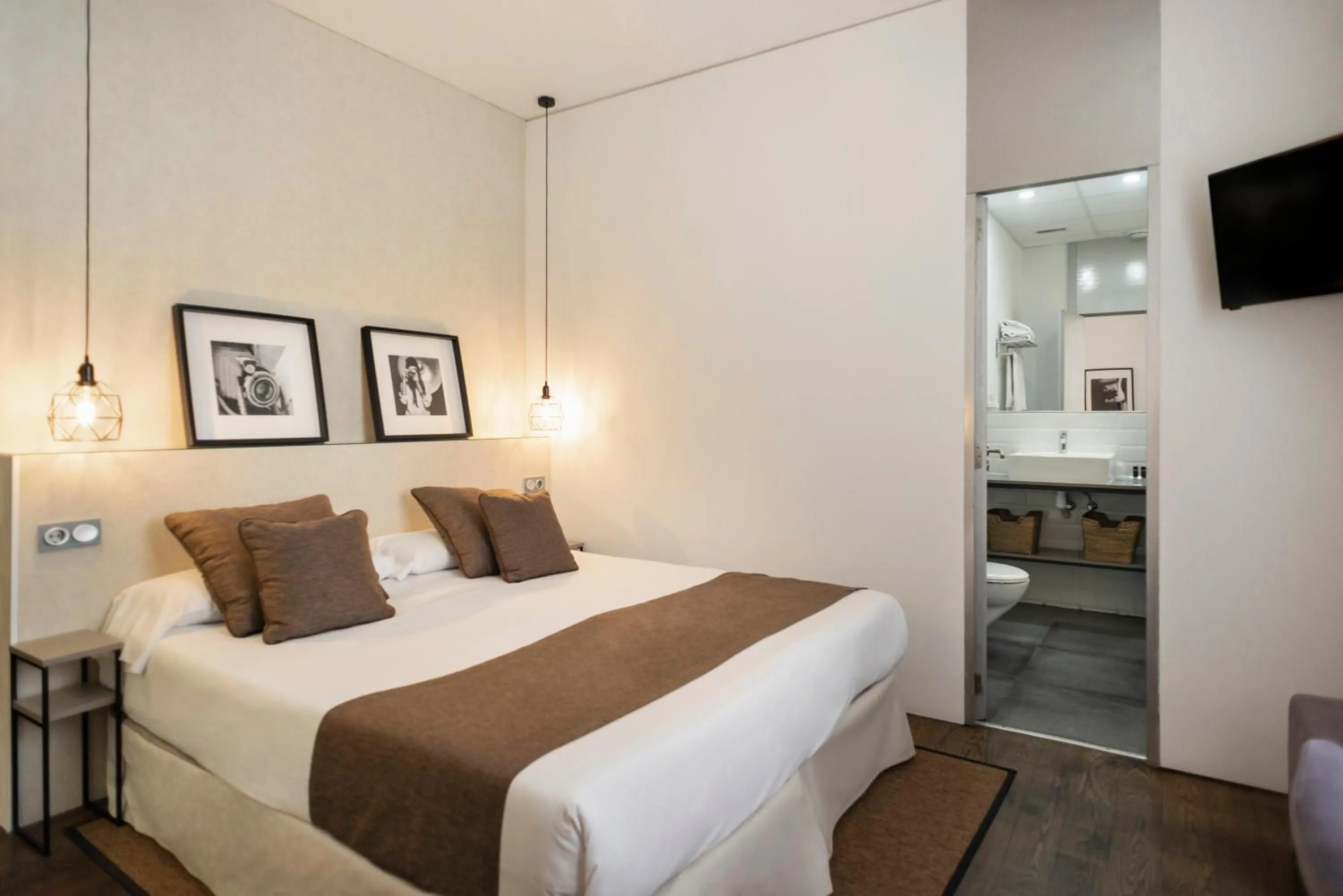 Bed in Blanq Carmen Hotel