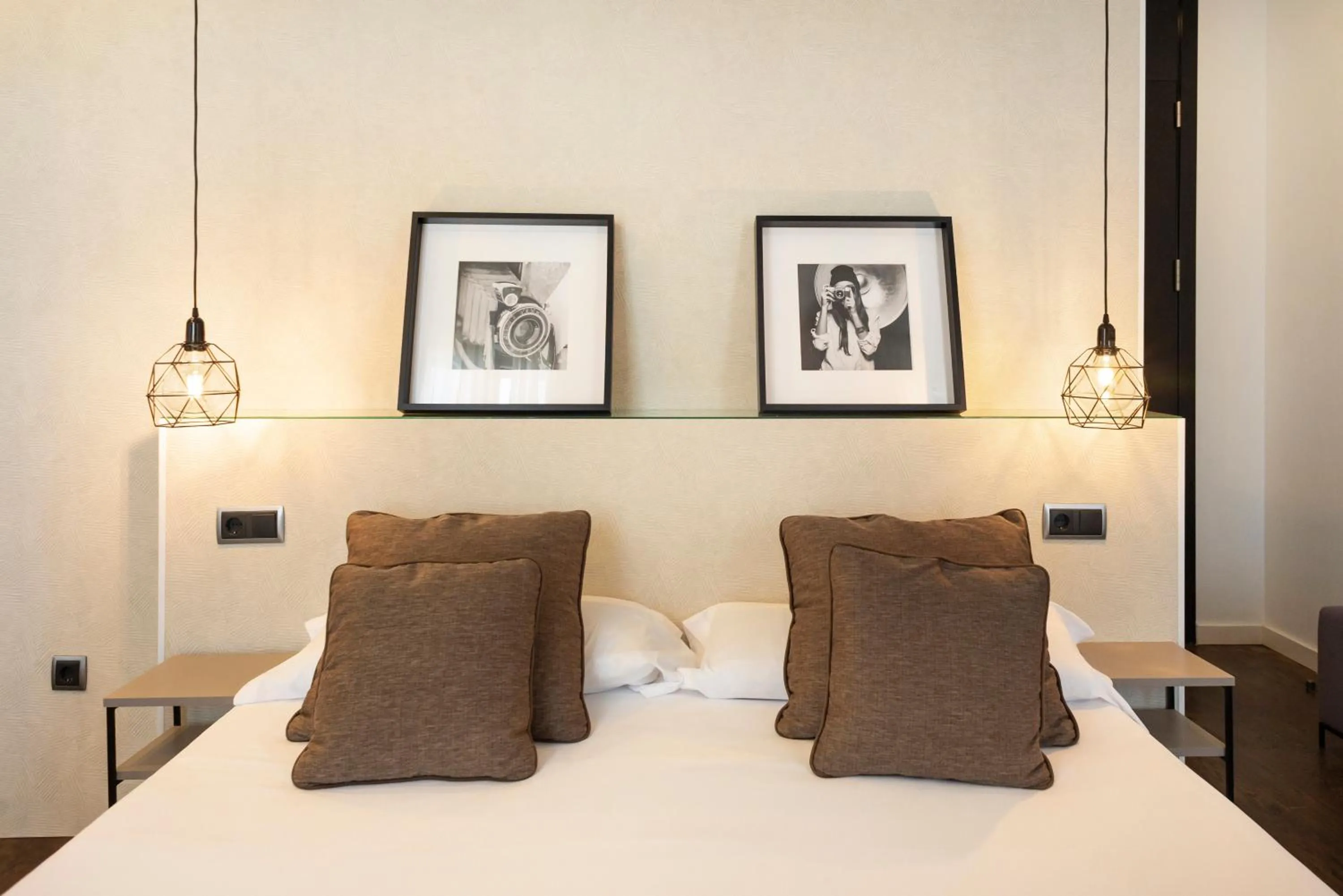 Bed in Blanq Carmen Hotel