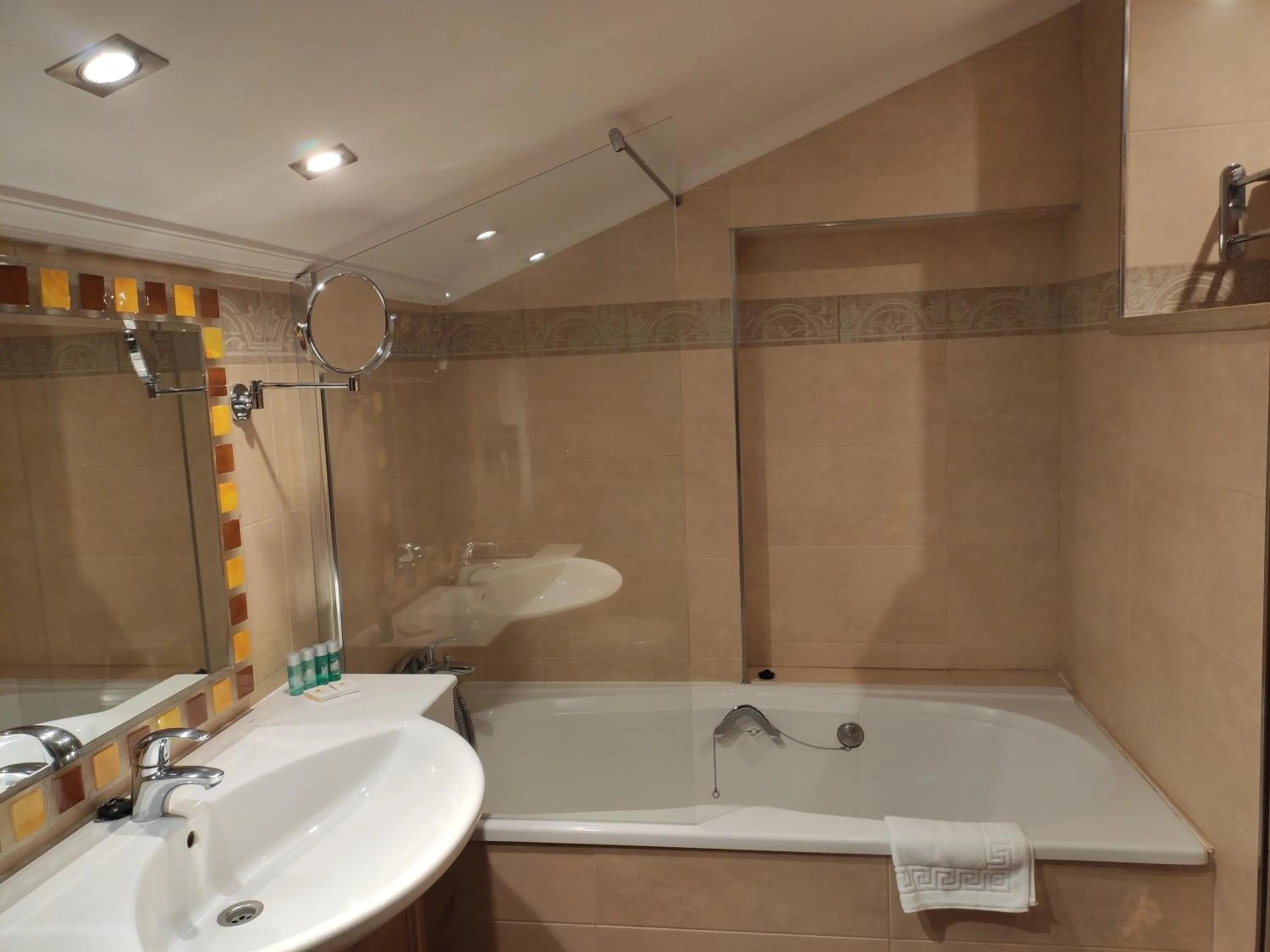 Bathroom in Hotel Palacio de la Magdalena