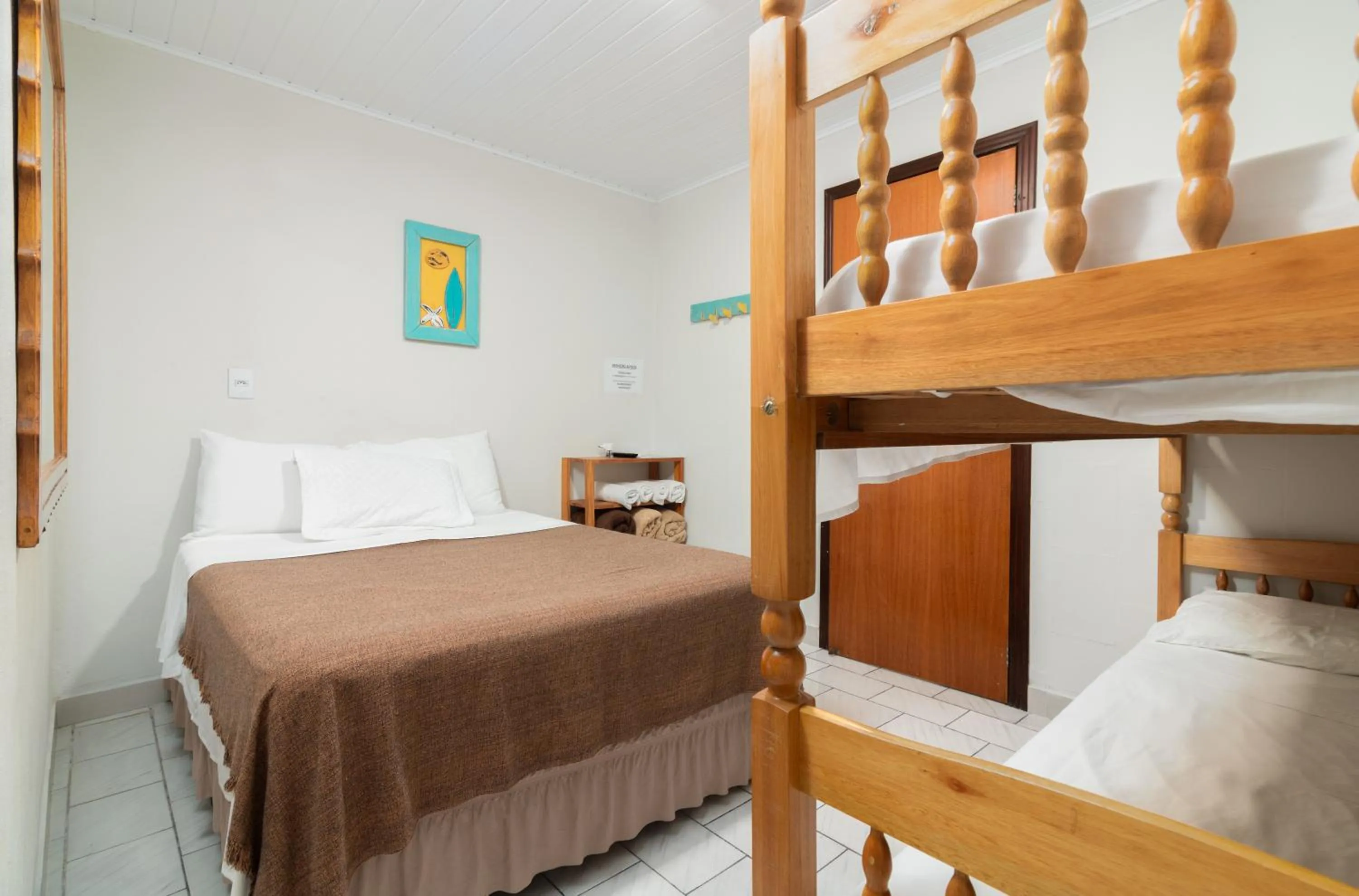 Photo of the whole room, Bed in Suítes 91