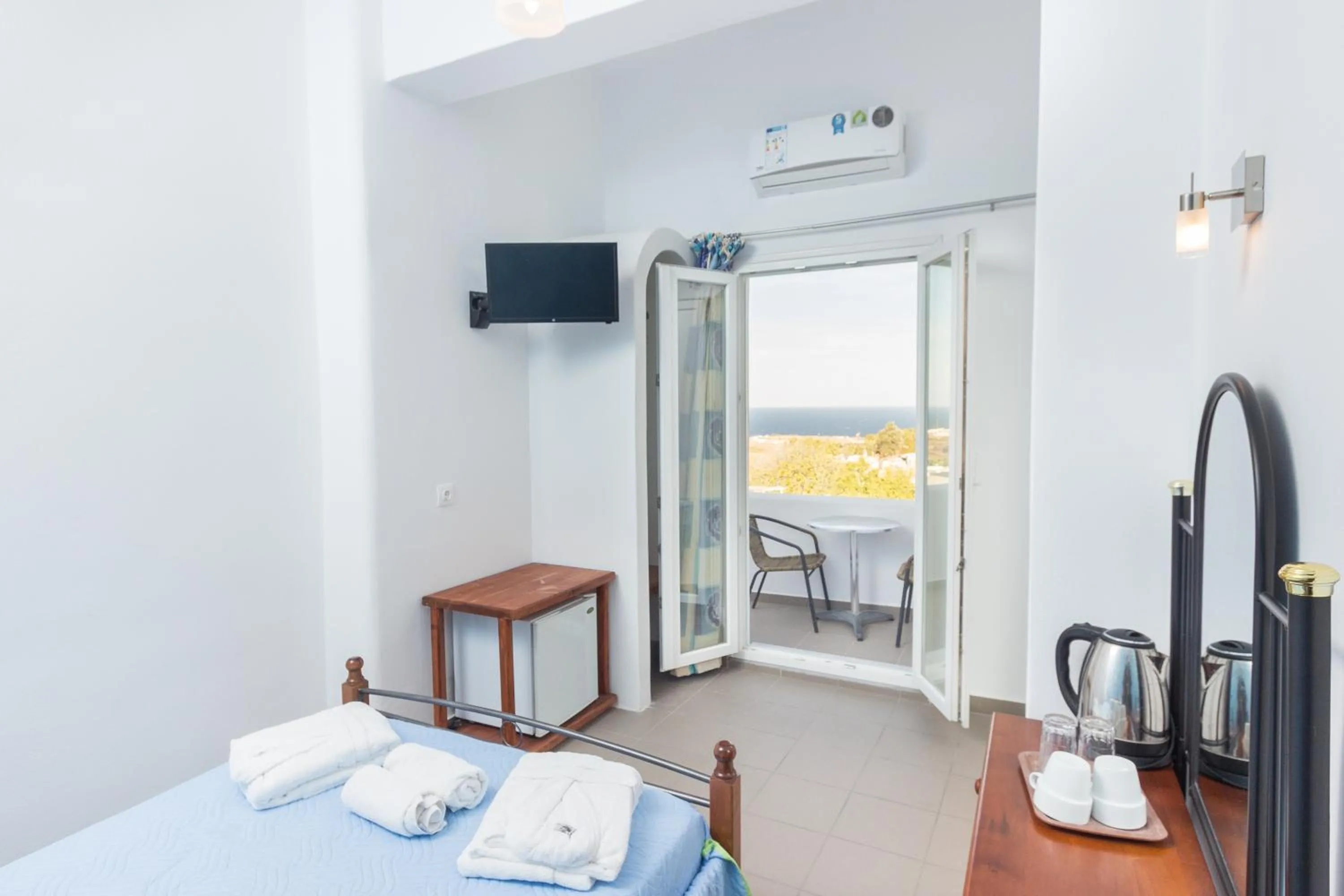 Bed in Villa Pelekanos