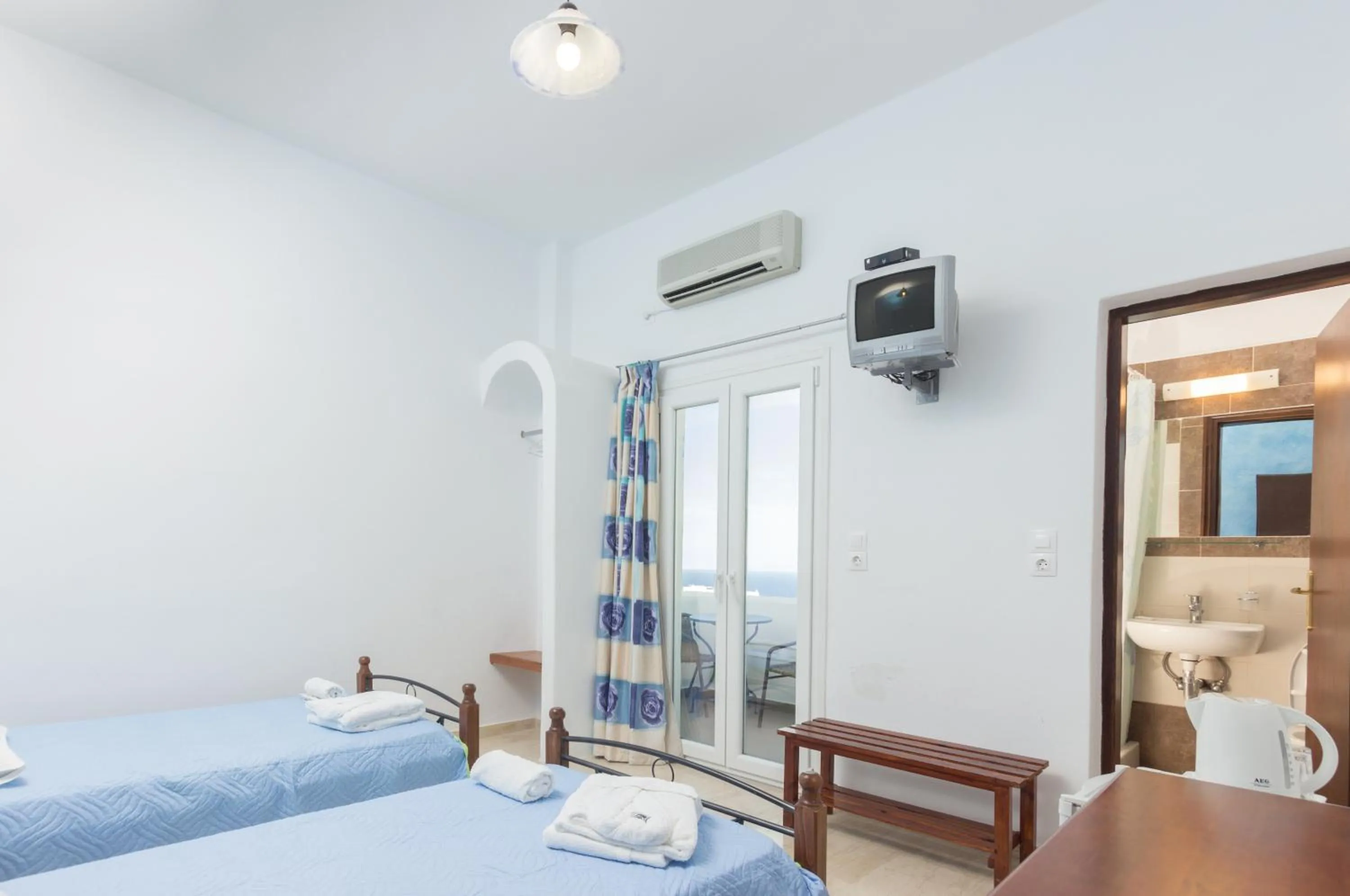 Bed in Villa Pelekanos