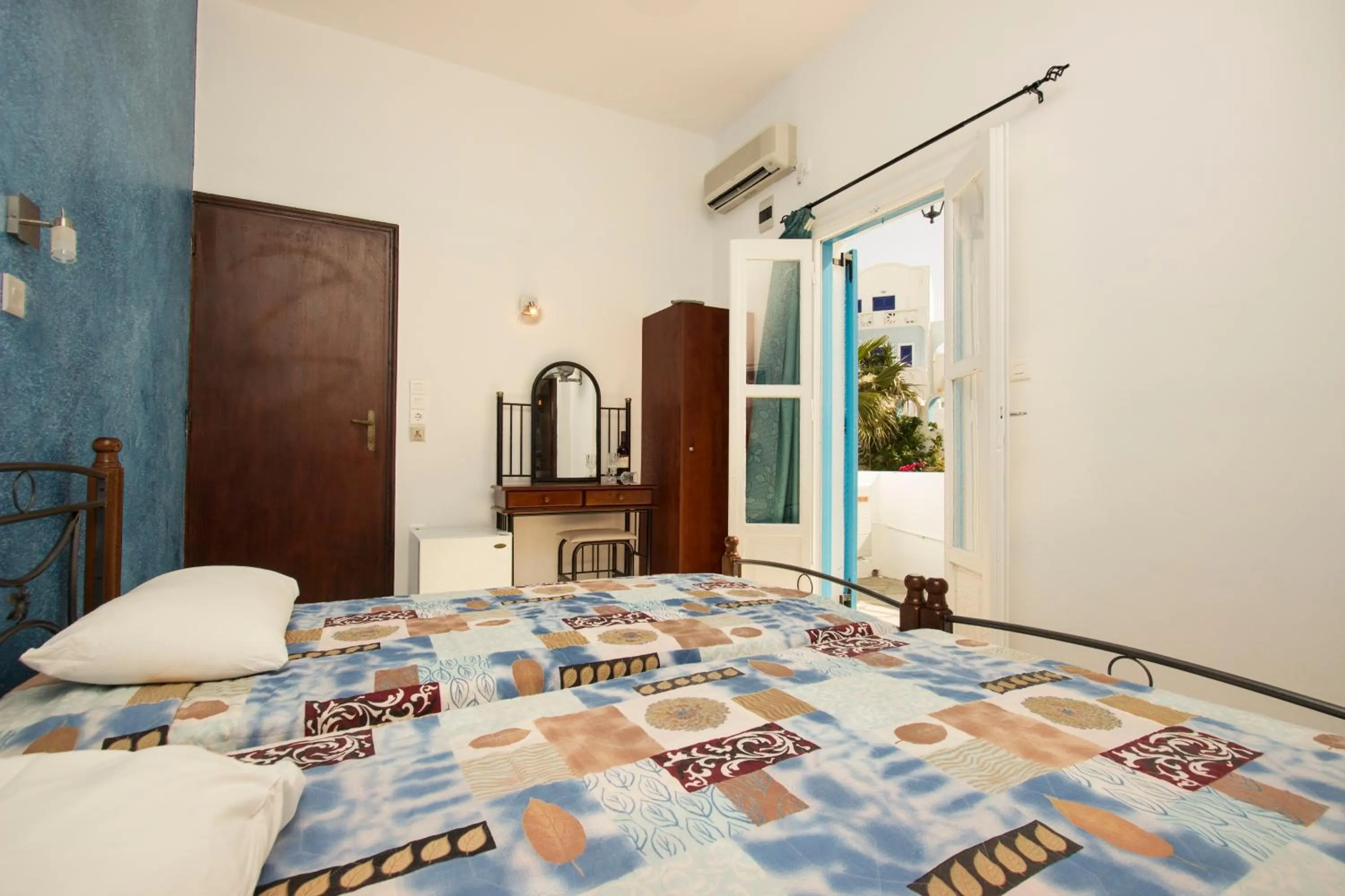 Bed in Villa Pelekanos