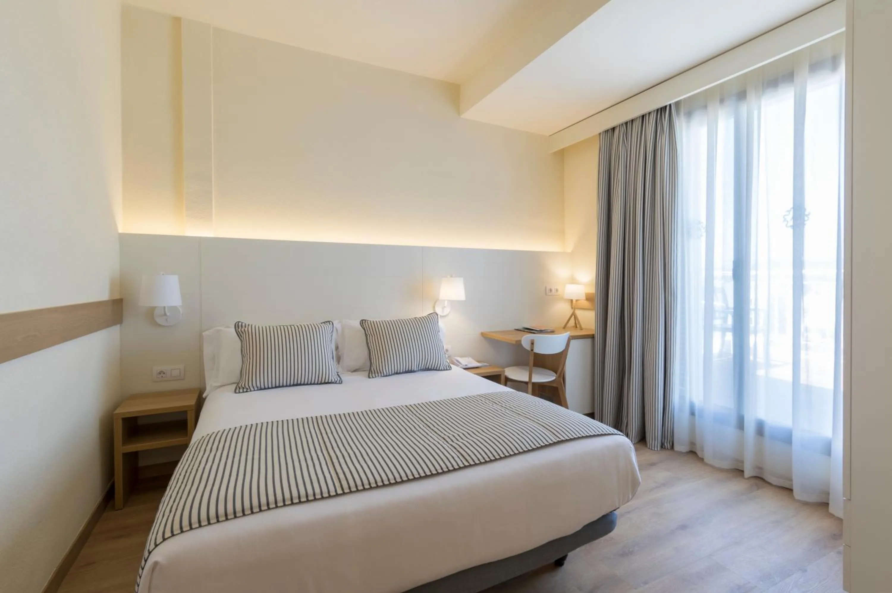 Photo of the whole room, Bed in Hotel Anabel