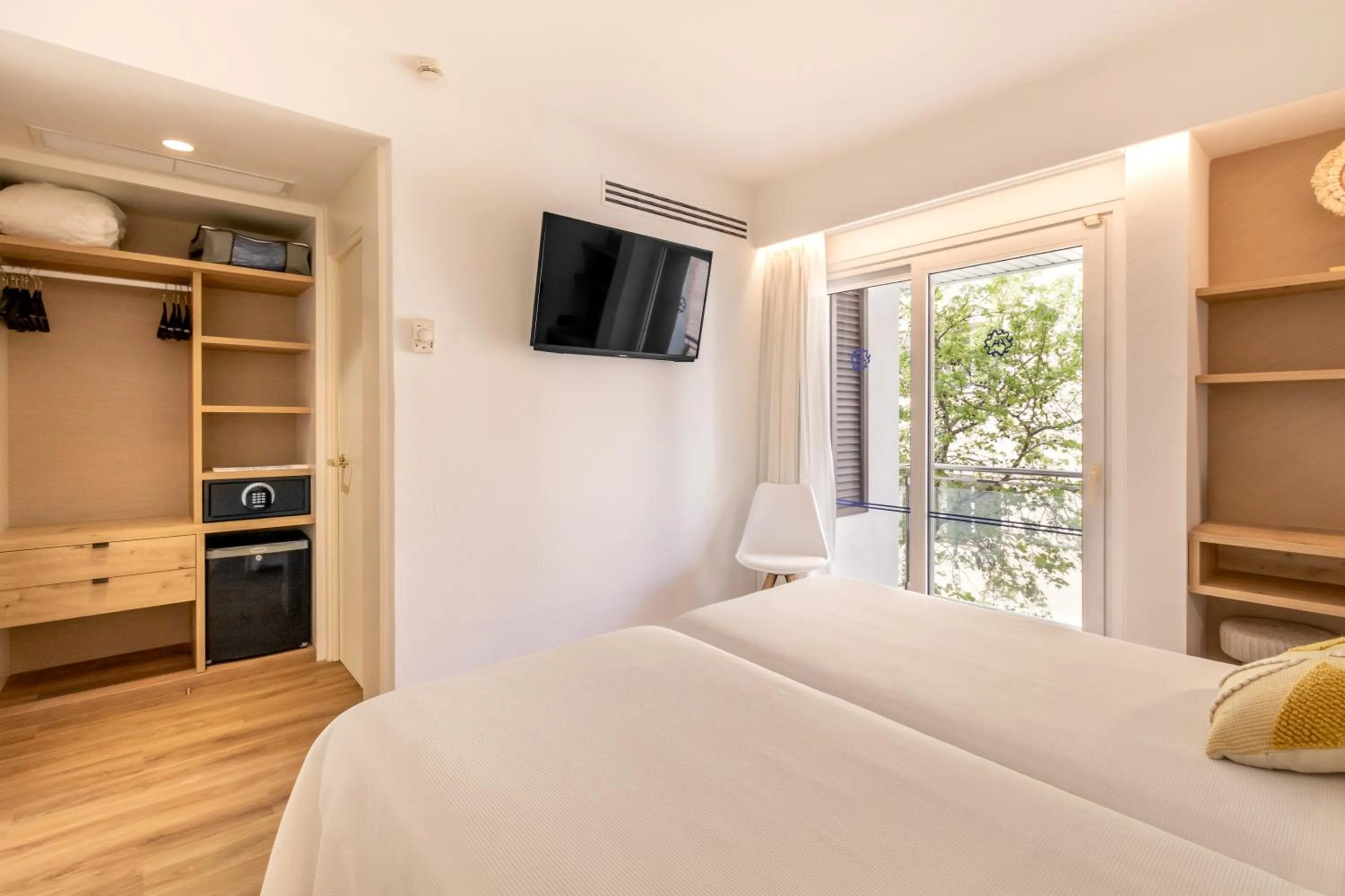 Photo of the whole room, Bed in Hotel Anabel