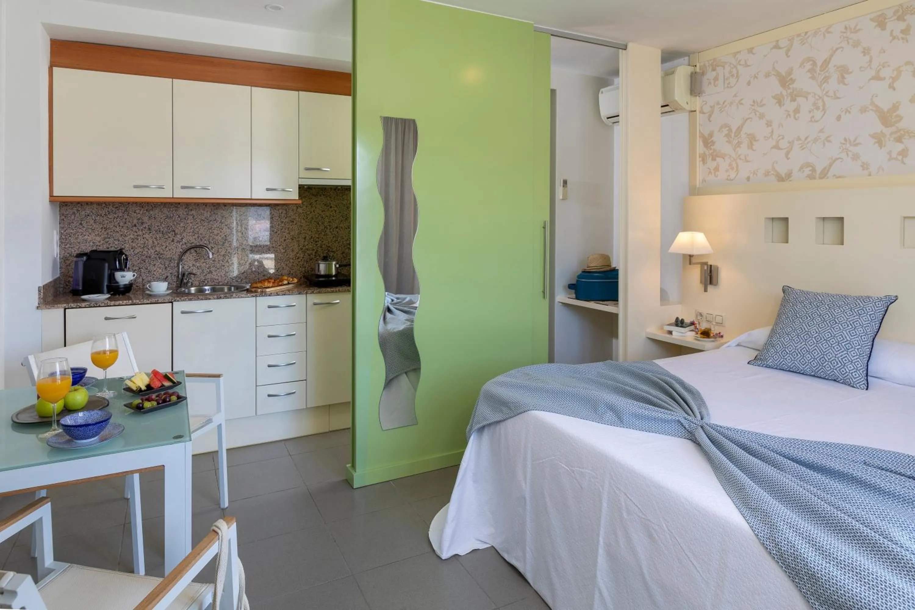 Bed in Hotel Spa Cap de Creus