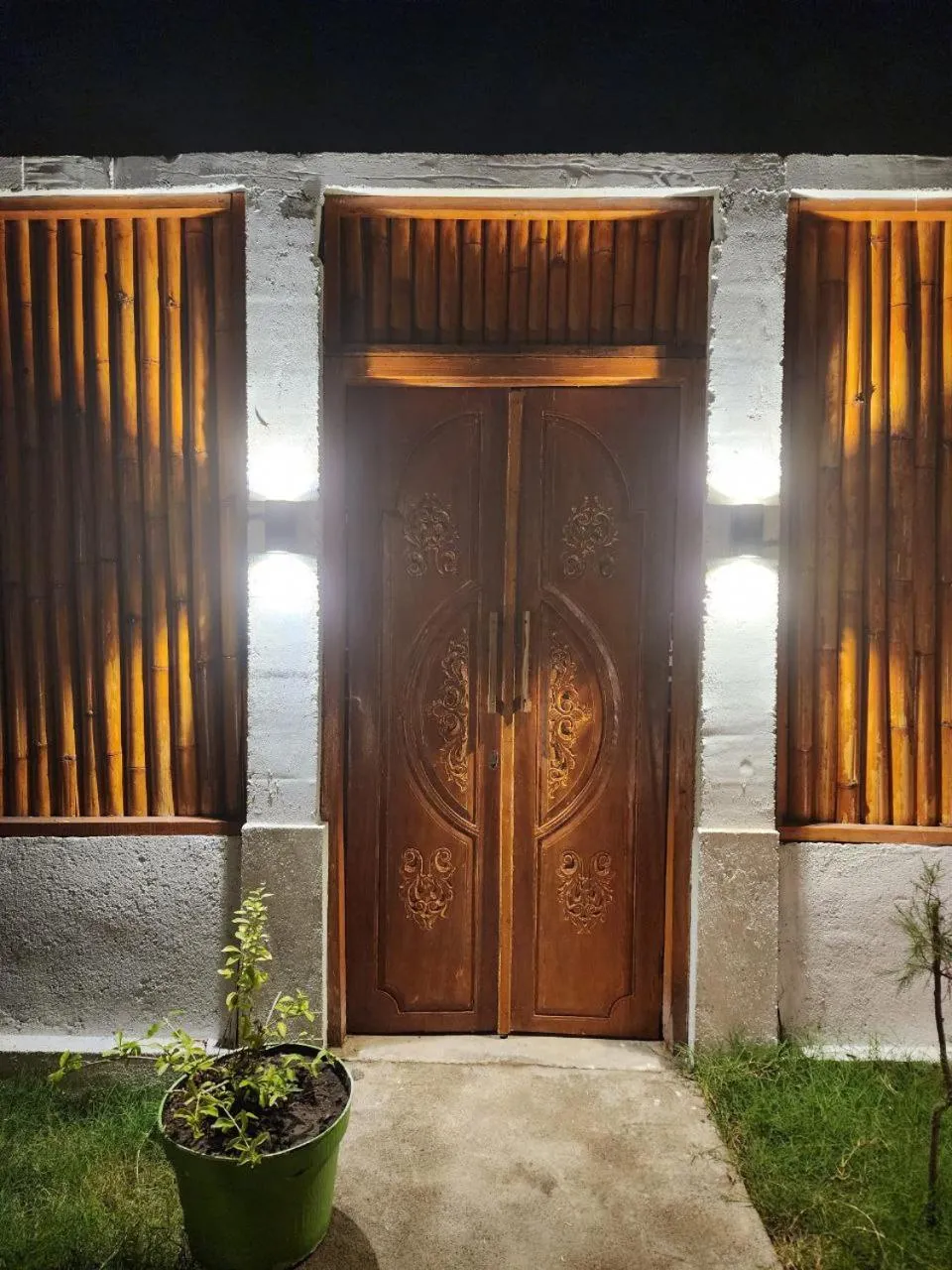 Night in Formosa Beach Club & Bungalow