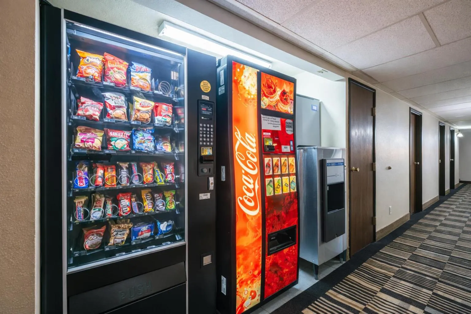 vending machine in Hotel 8