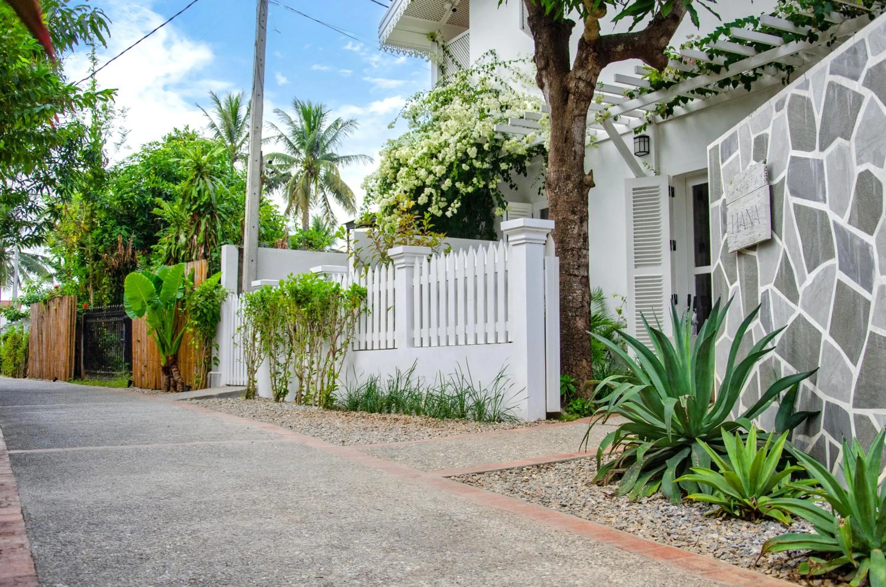 Property building in Chic stay HANA Boutique hotel xxxx None smocking property