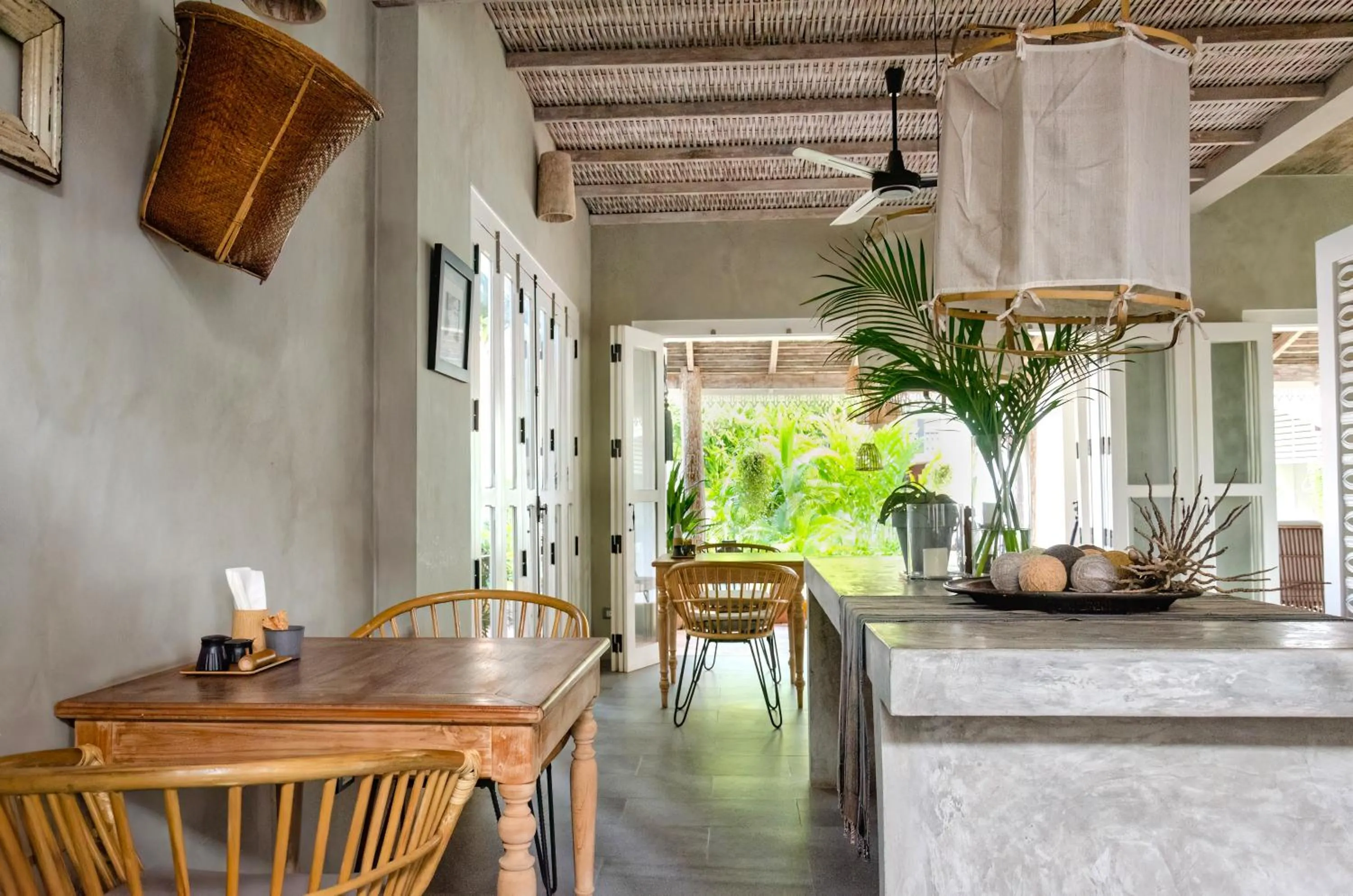 Restaurant/places to eat in Chic stay HANA Boutique hotel xxxx None smocking property